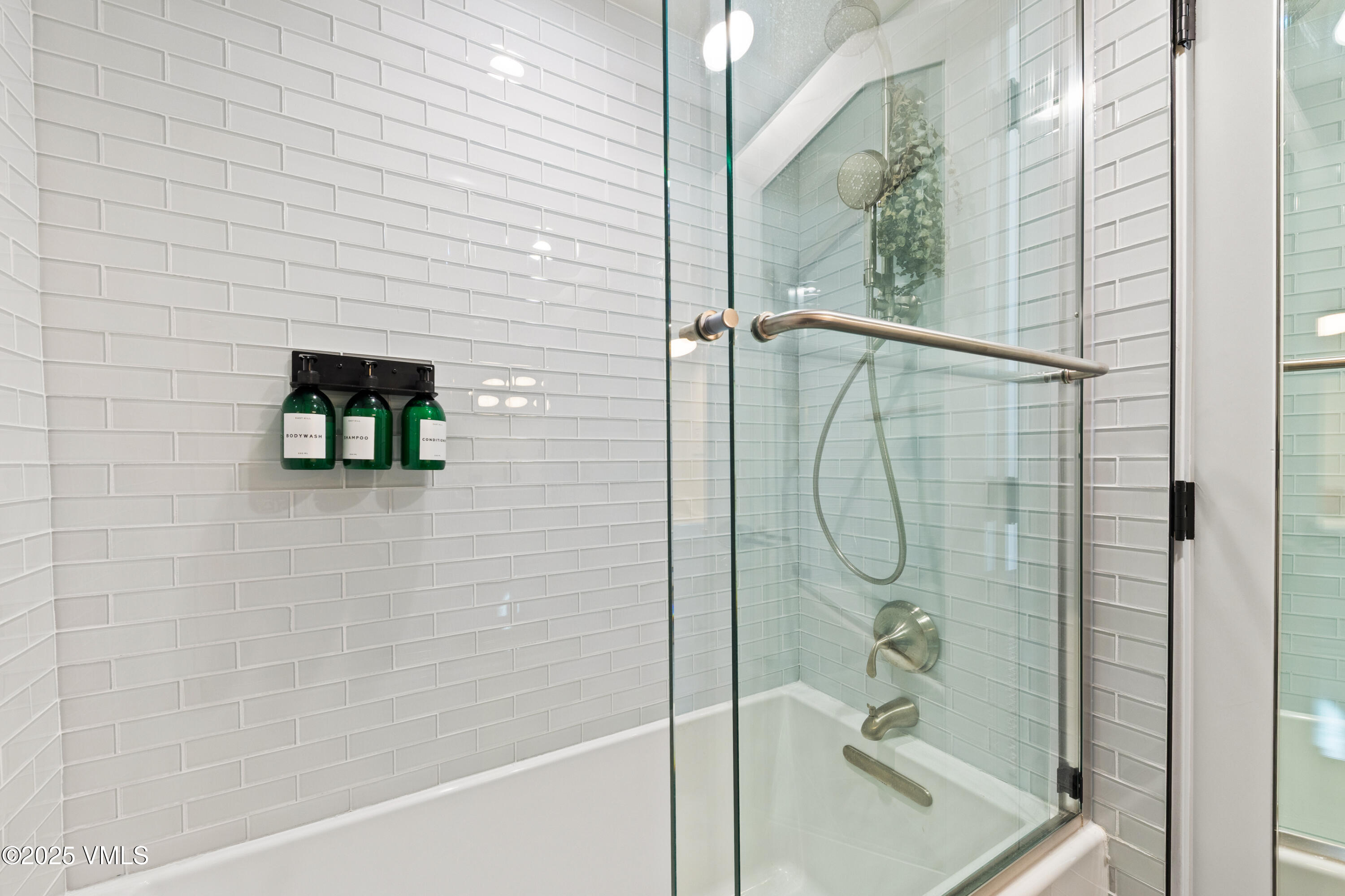 3850 Fall Line Drive, 21 21