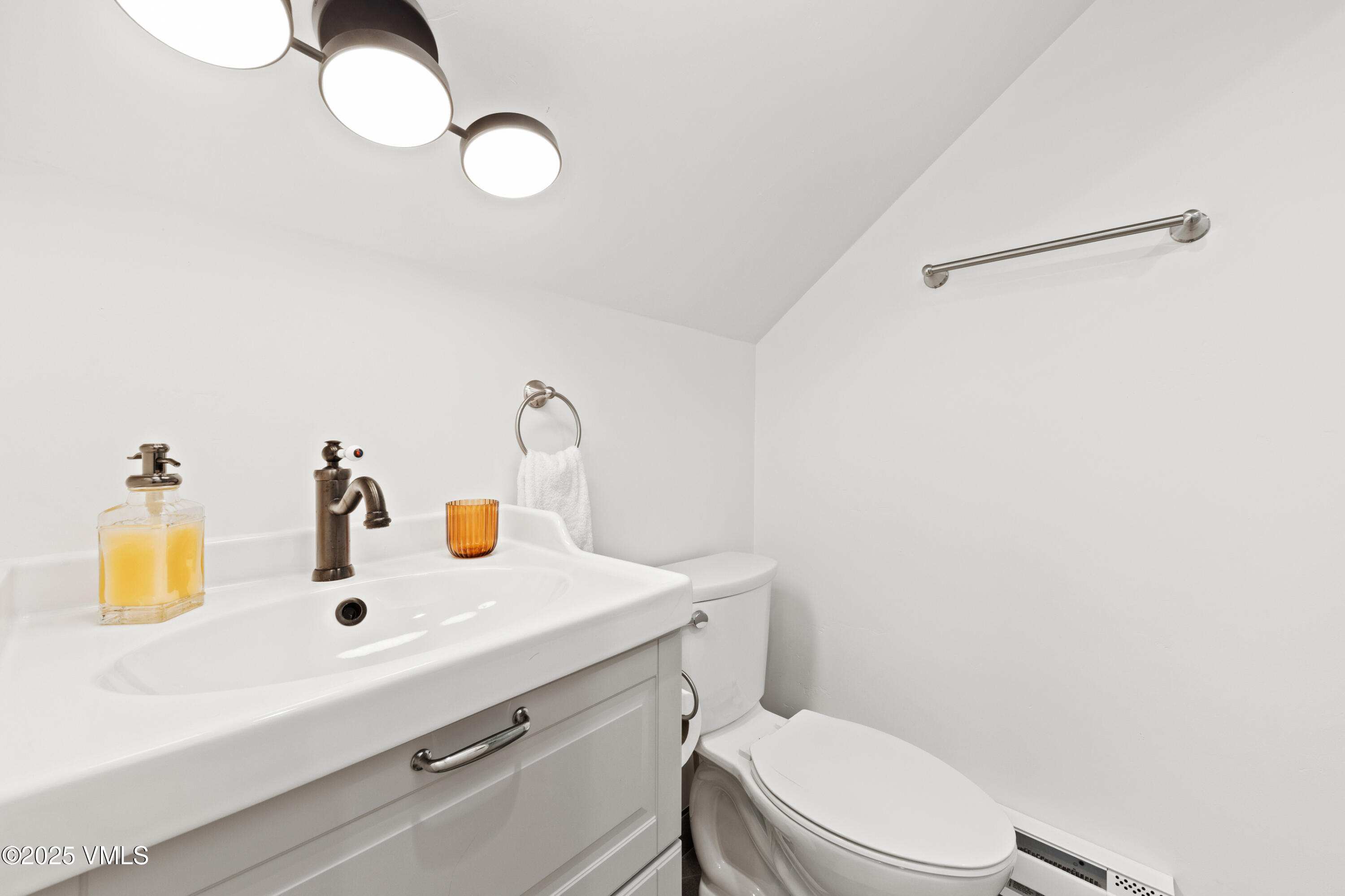 3850 Fall Line Drive, 21 21