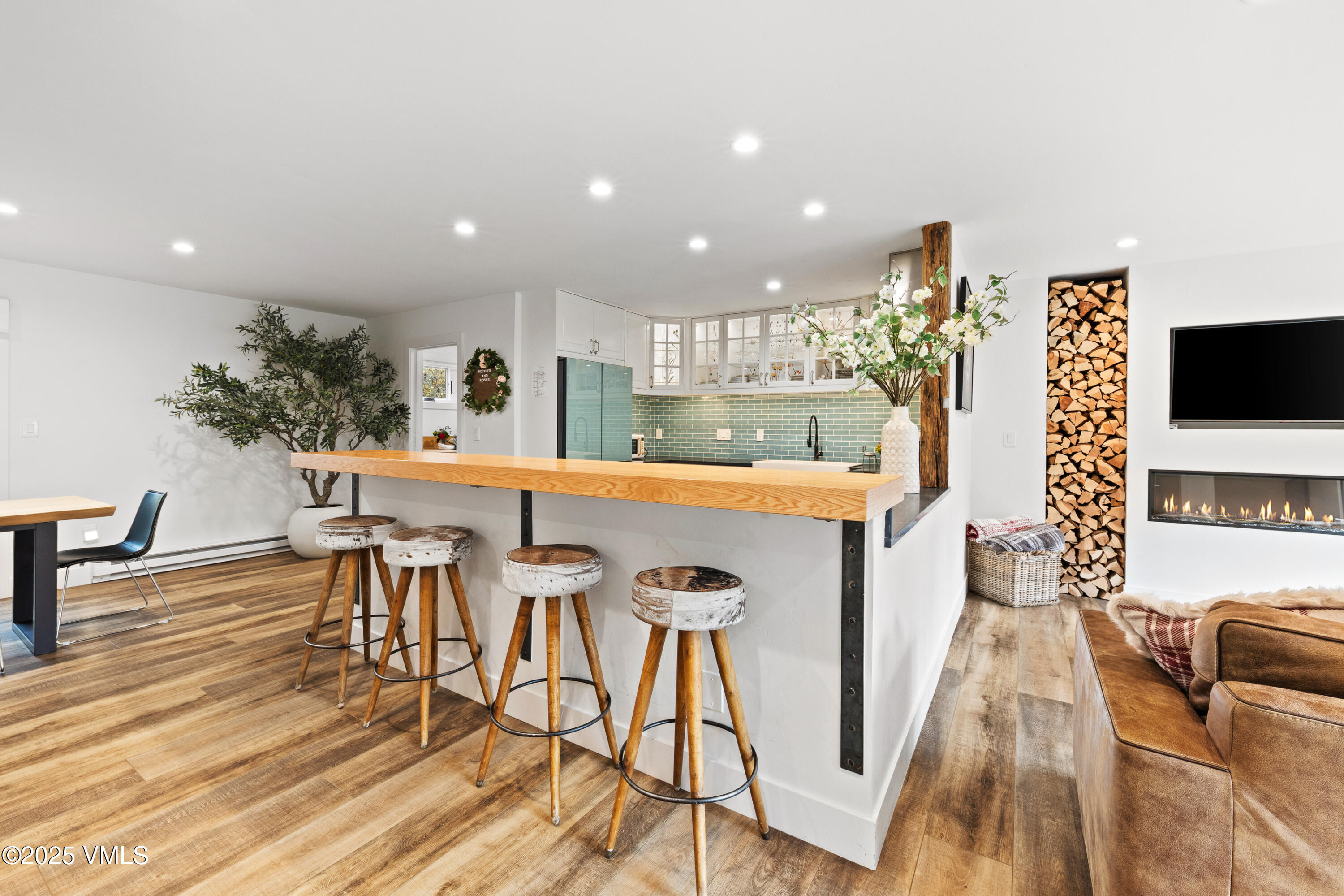 3850 Fall Line Drive, 21 21