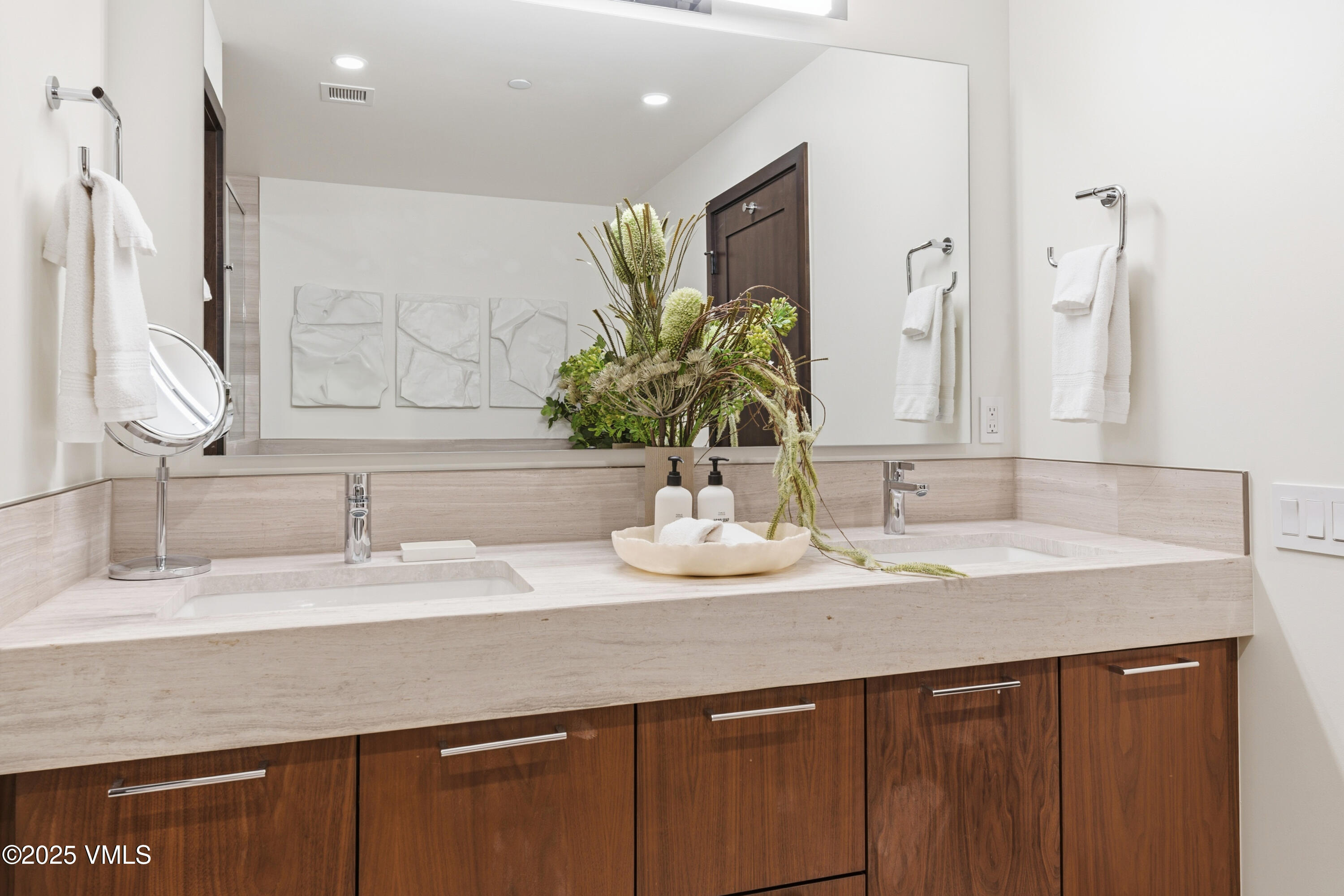 701 W Lionshead E307