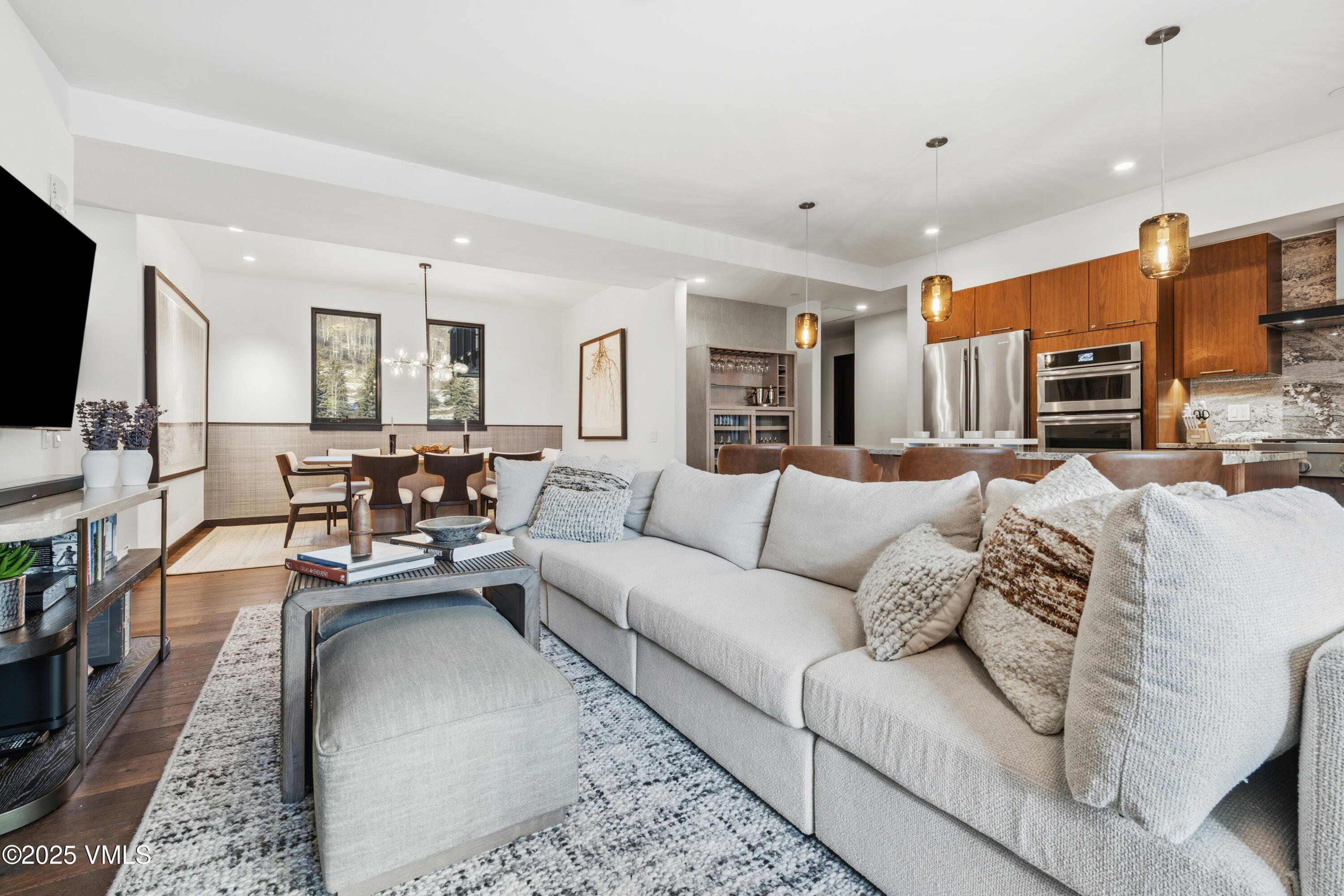 701 W Lionshead E307