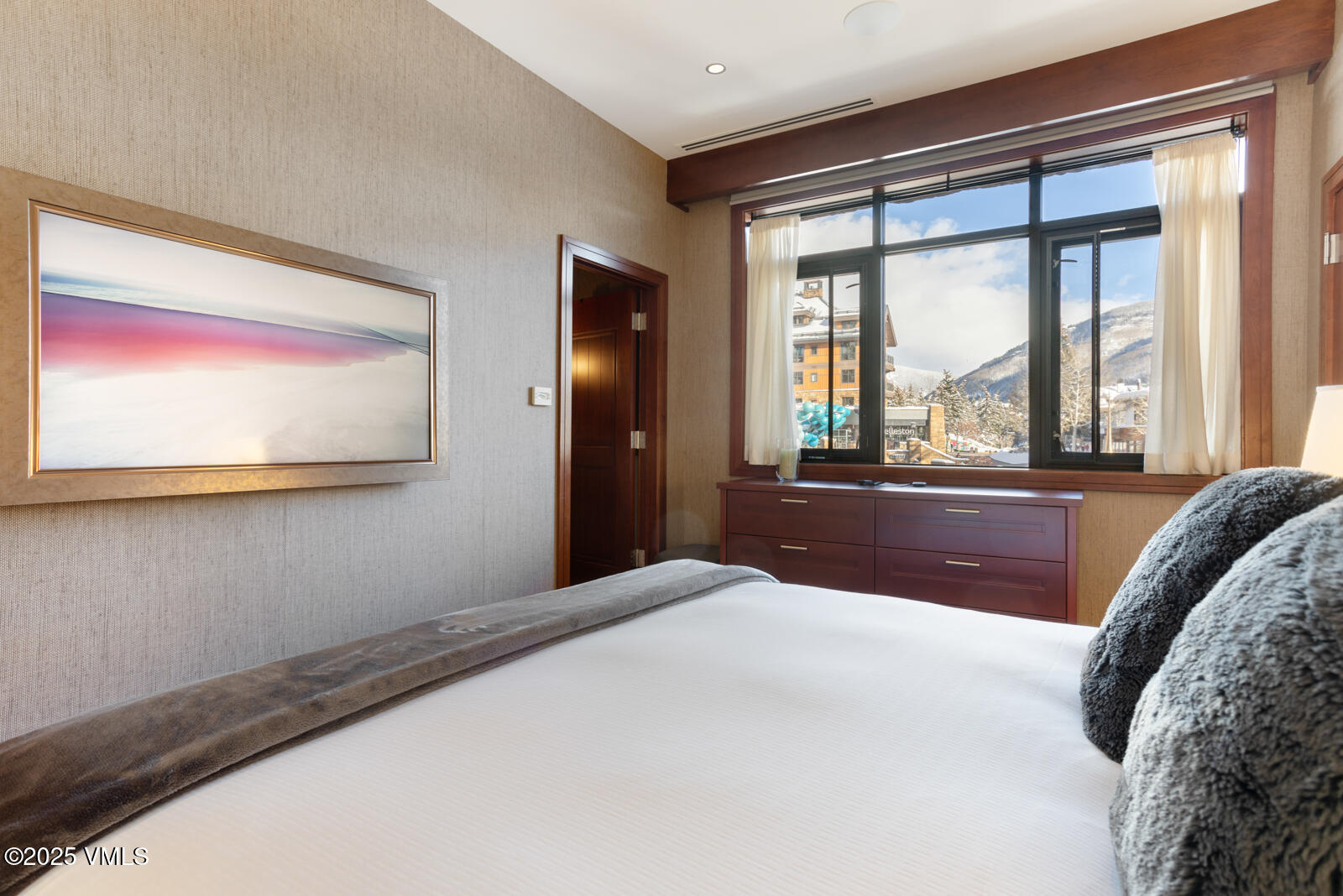 141 E Meadow 2A SOUTH