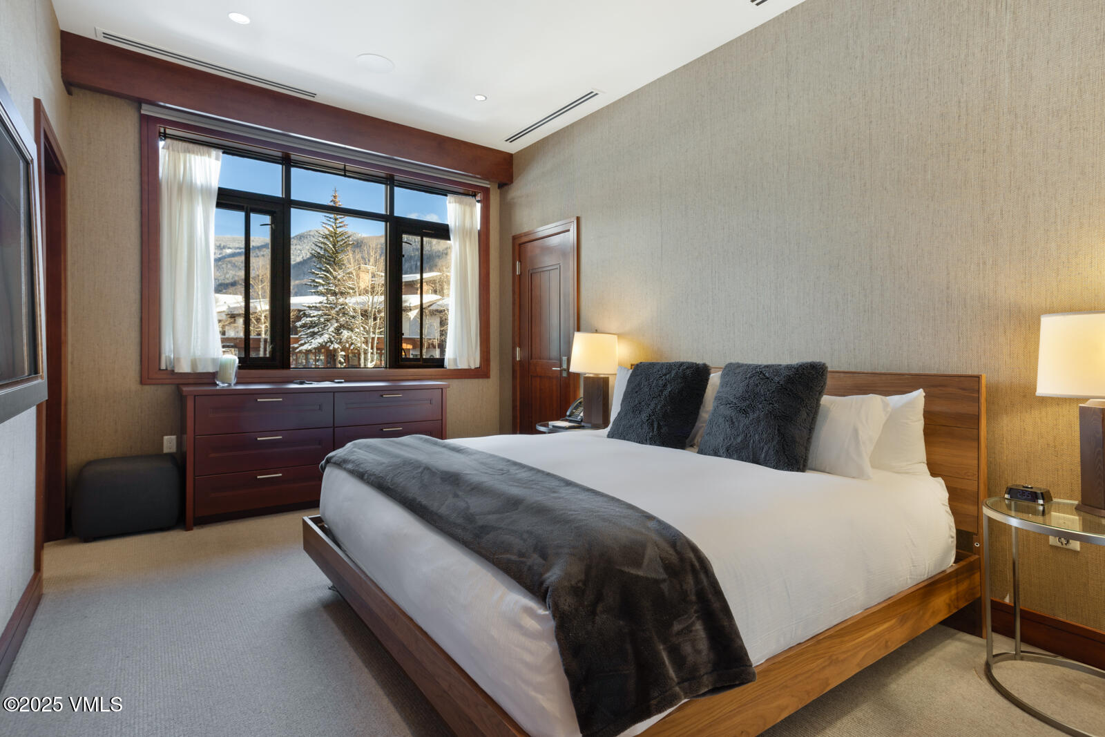 141 E Meadow 2A SOUTH