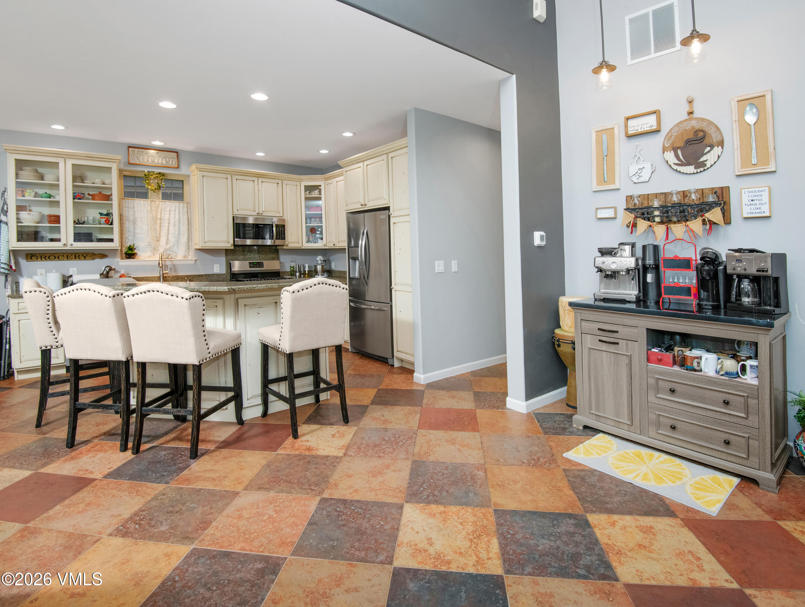 14 Bentwood