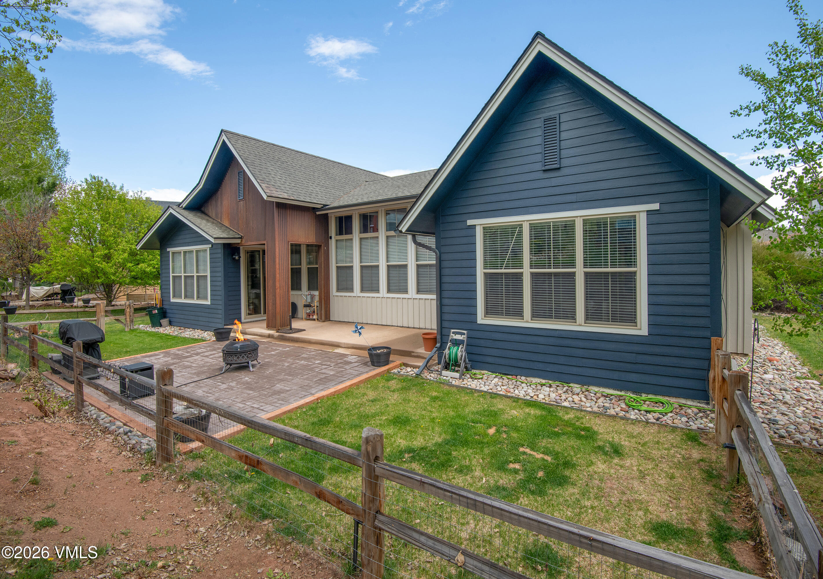 14 Bentwood
