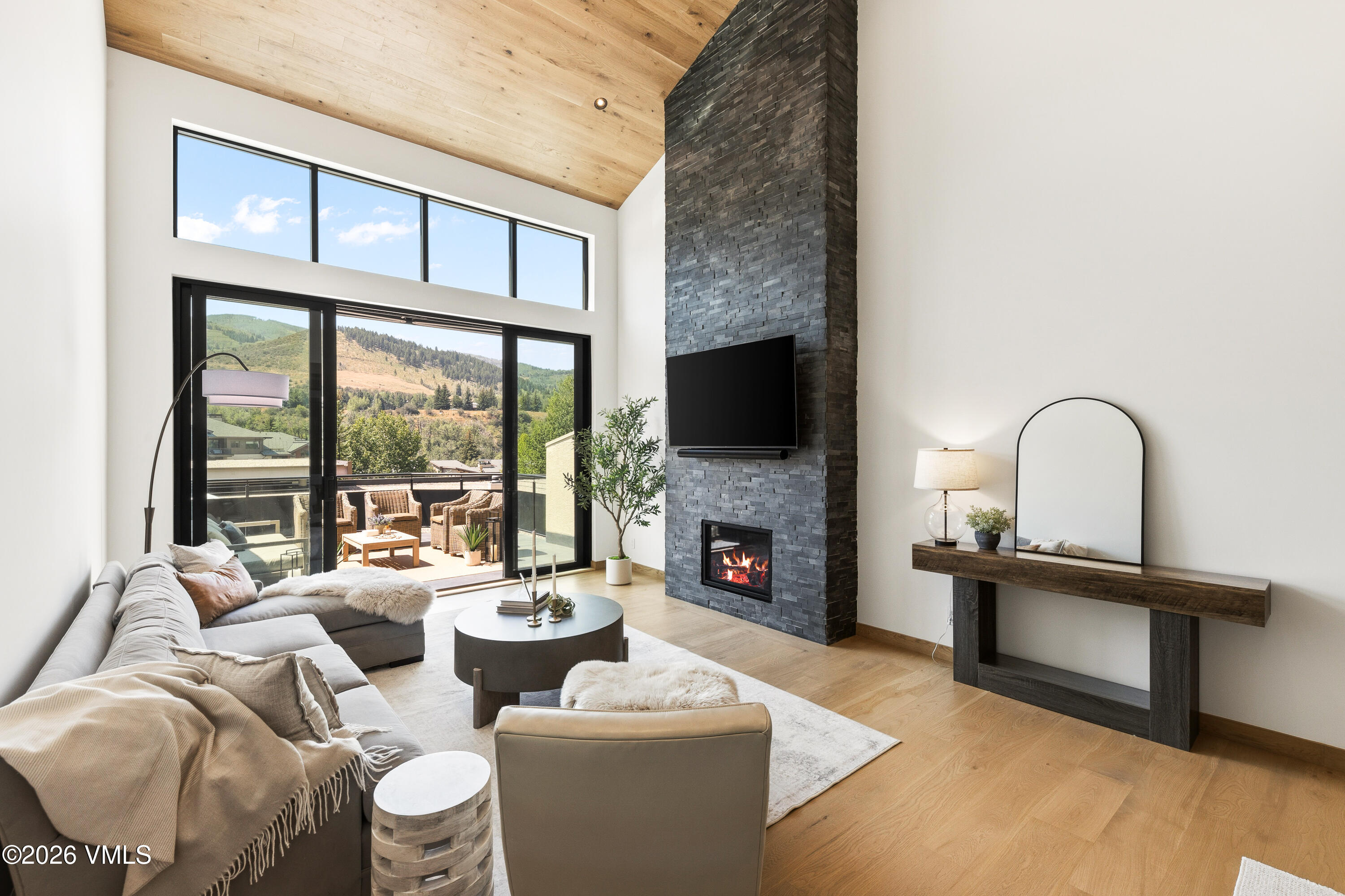 137 Benchmark Road