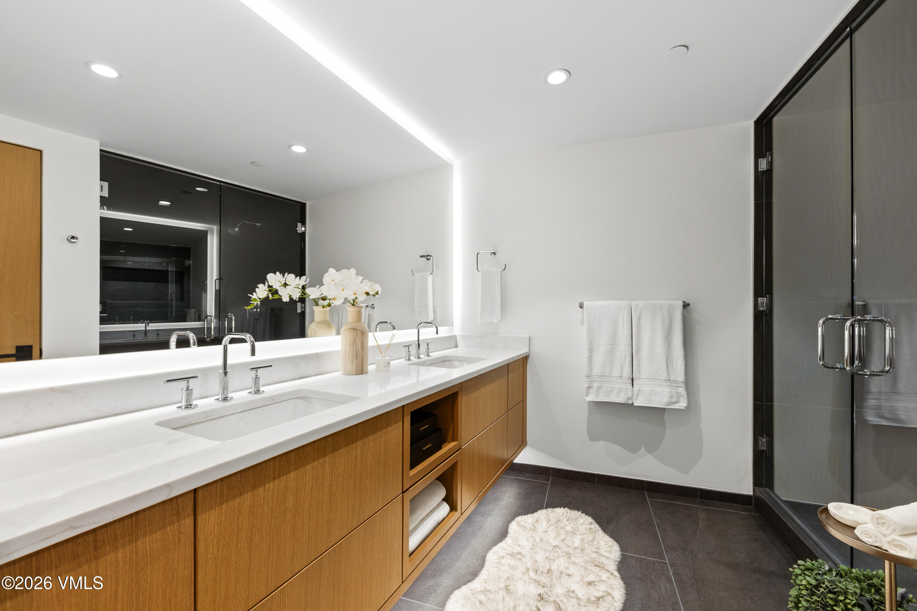 137 Benchmark Road