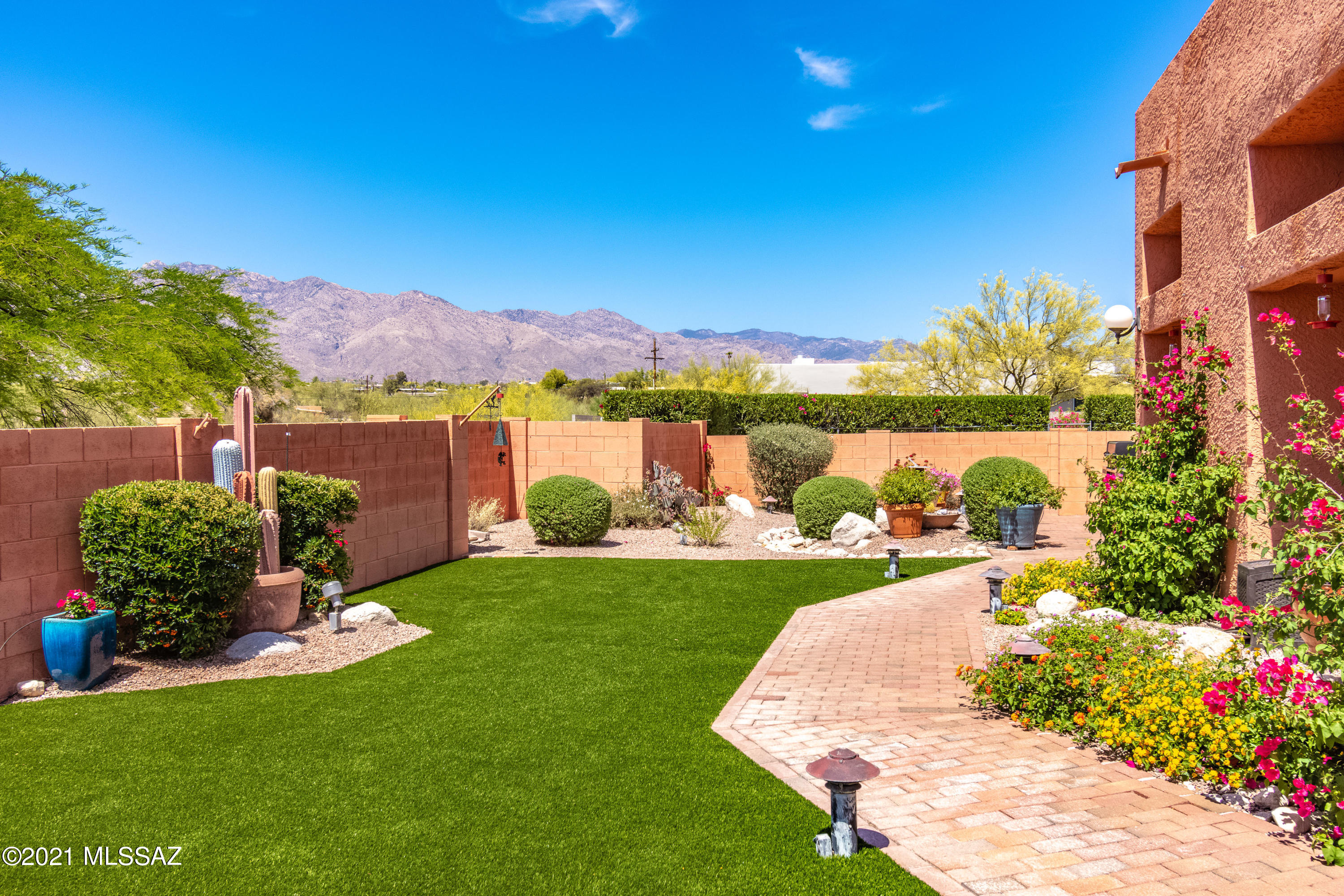 4971 E Avenida Del Cazador