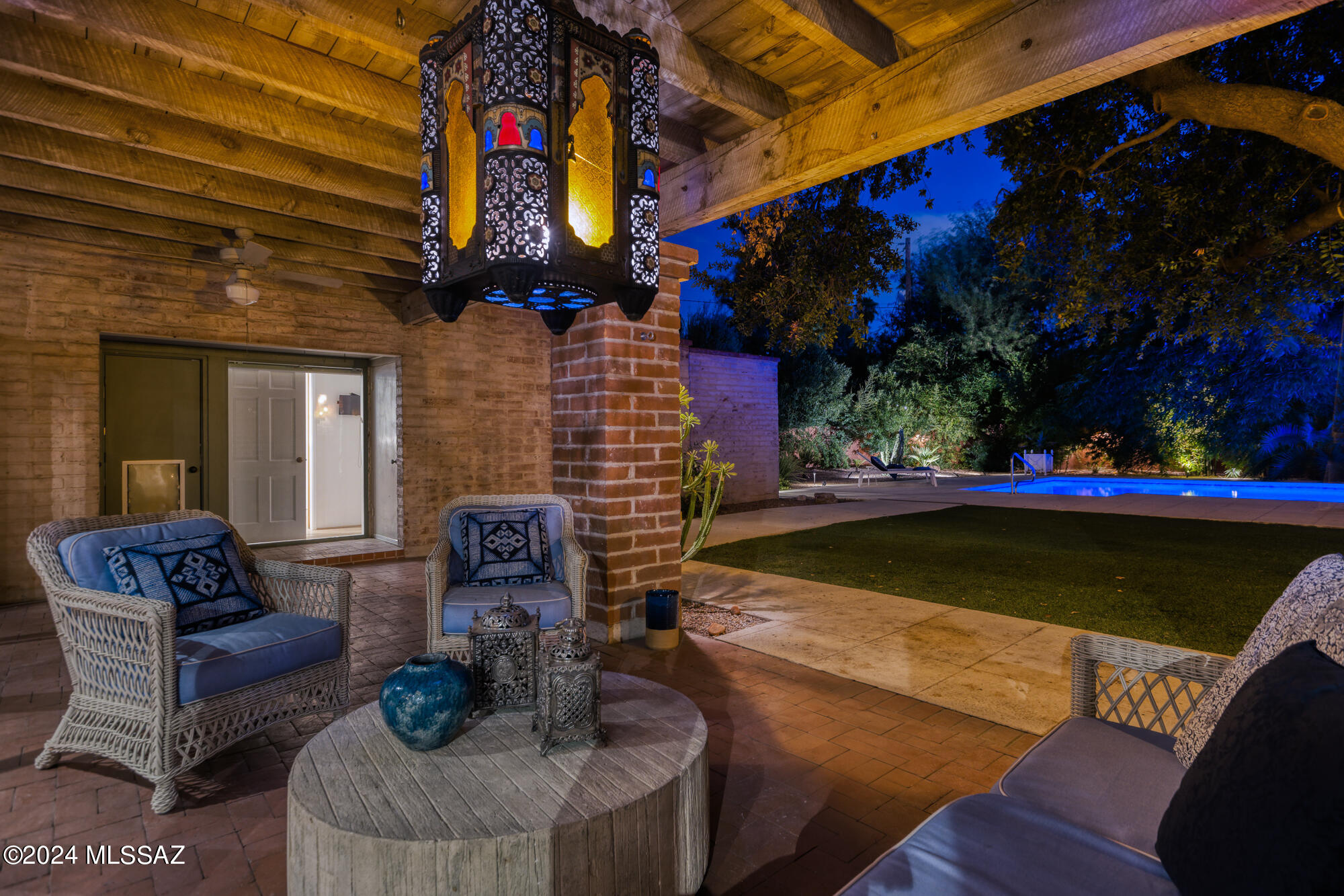 20 E Calle De Felicidad