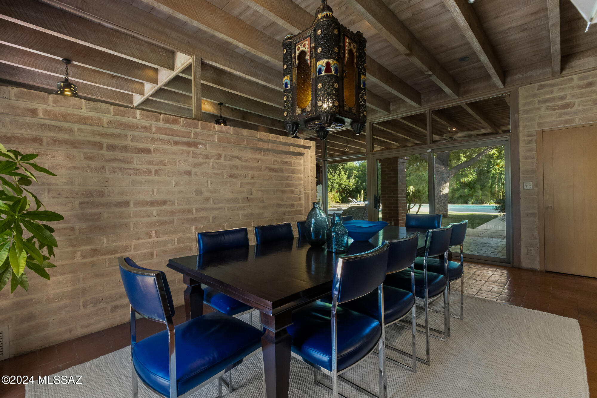 20 E Calle De Felicidad