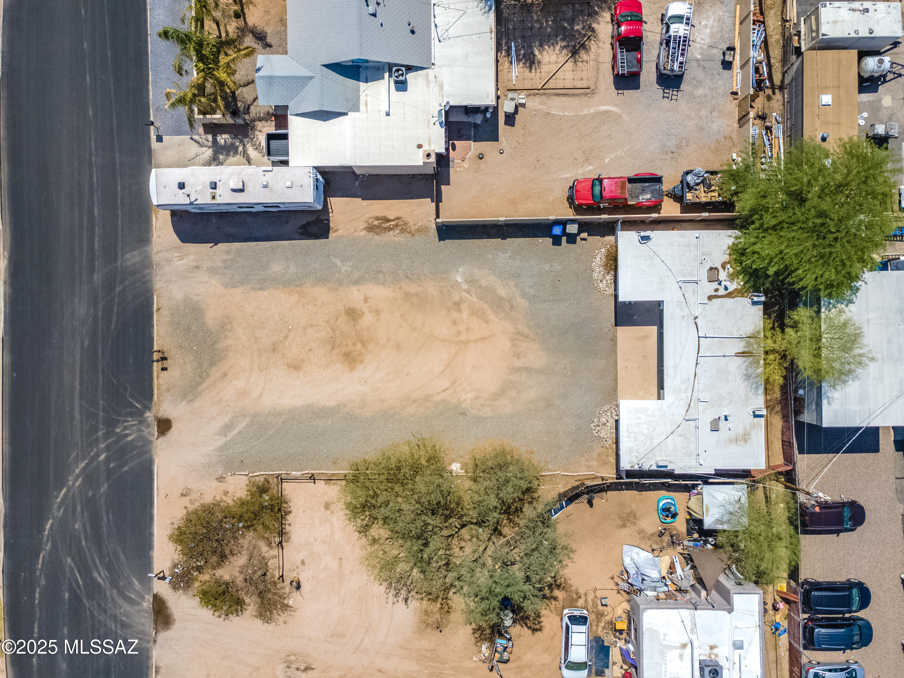 5037&5039 E 1st Street