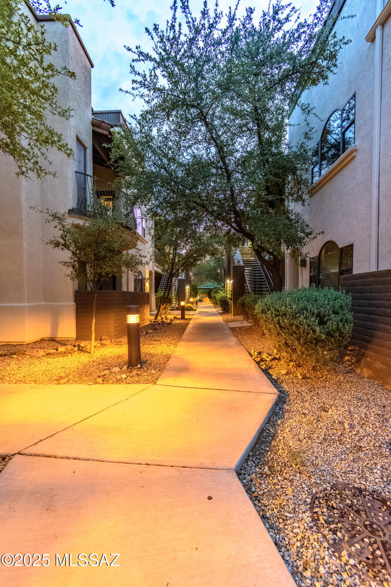 2010 E River Road Unit: UNIT 102