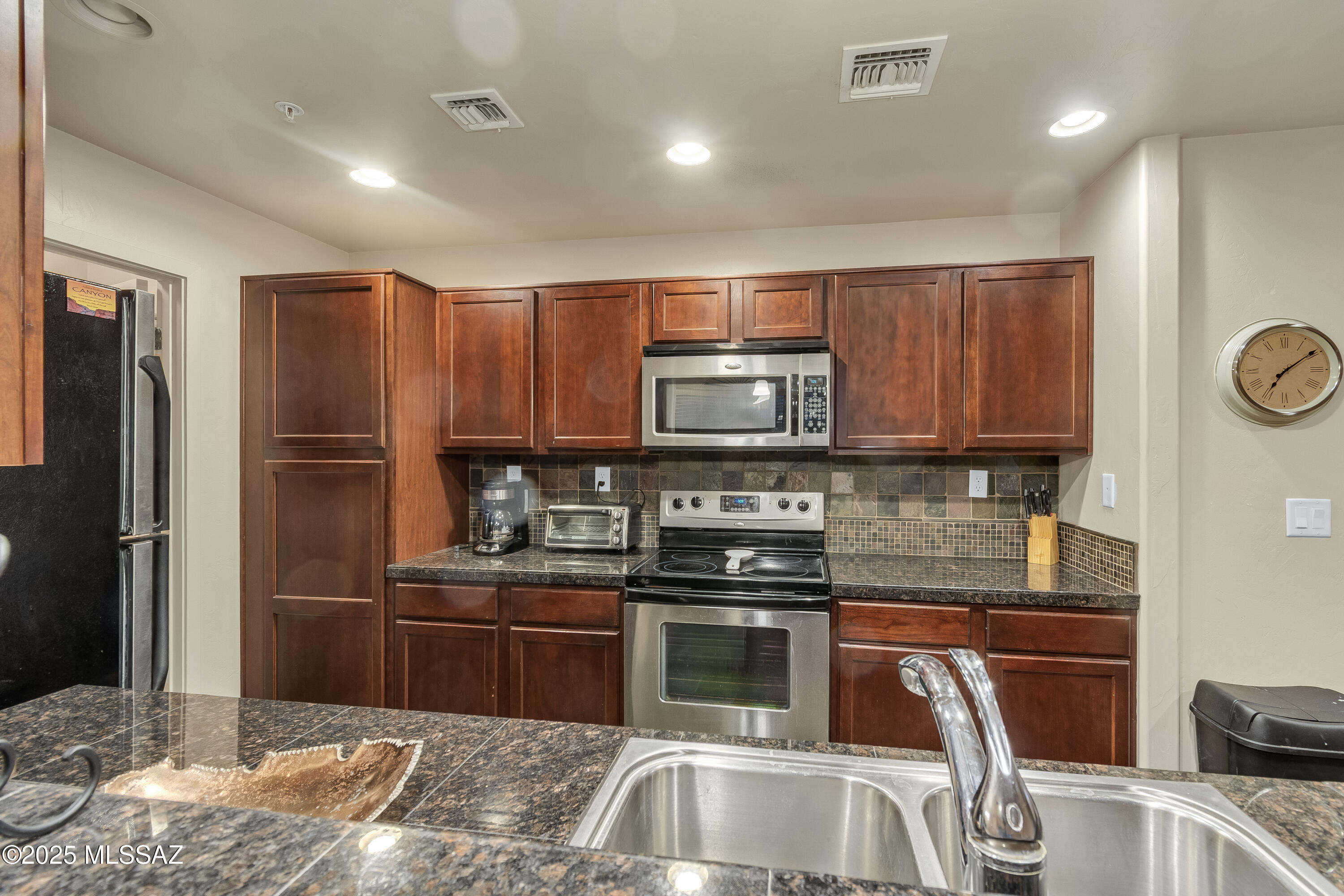2010 E River Road Unit: UNIT 102