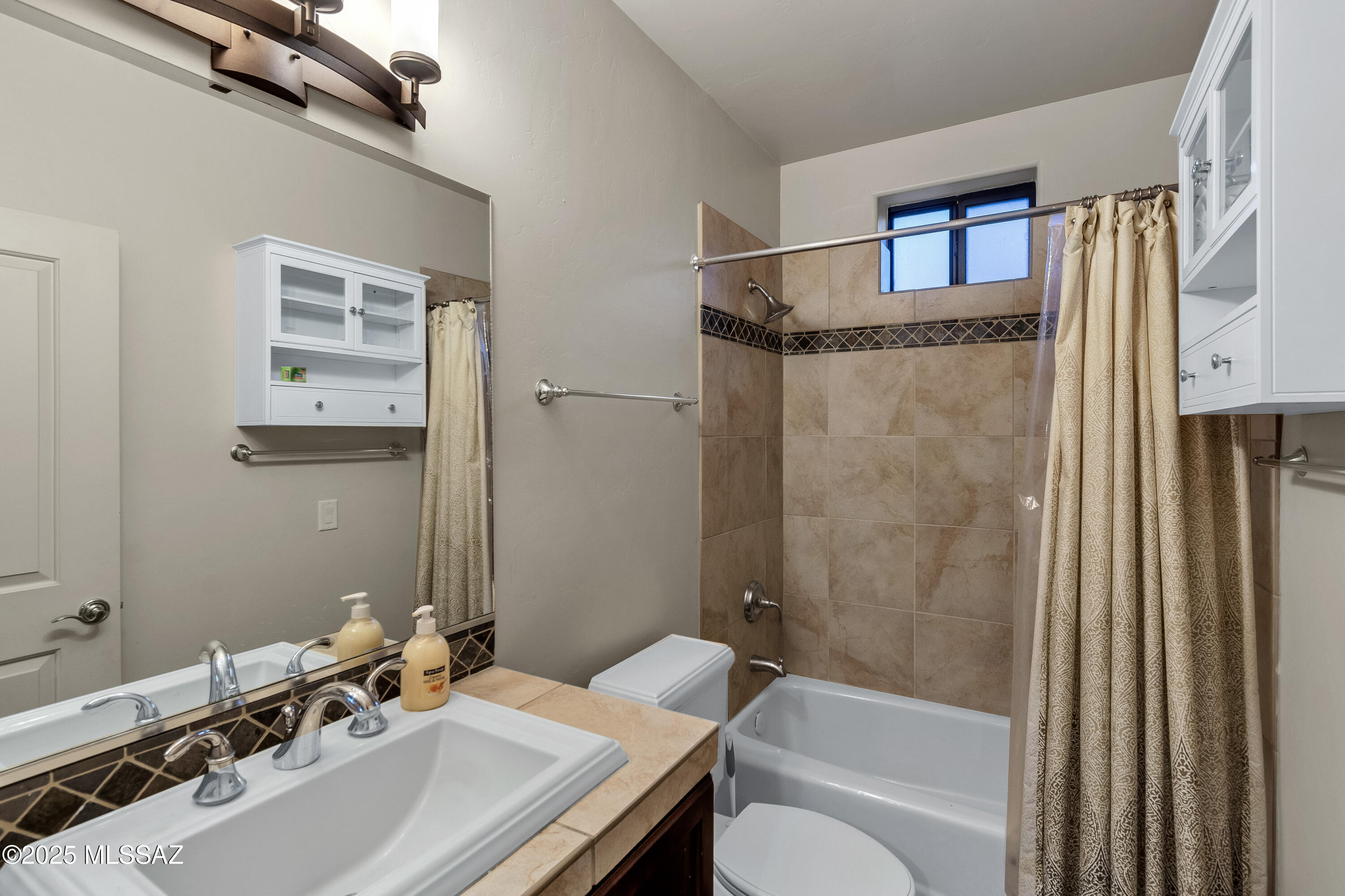 2010 E River Road Unit: UNIT 102