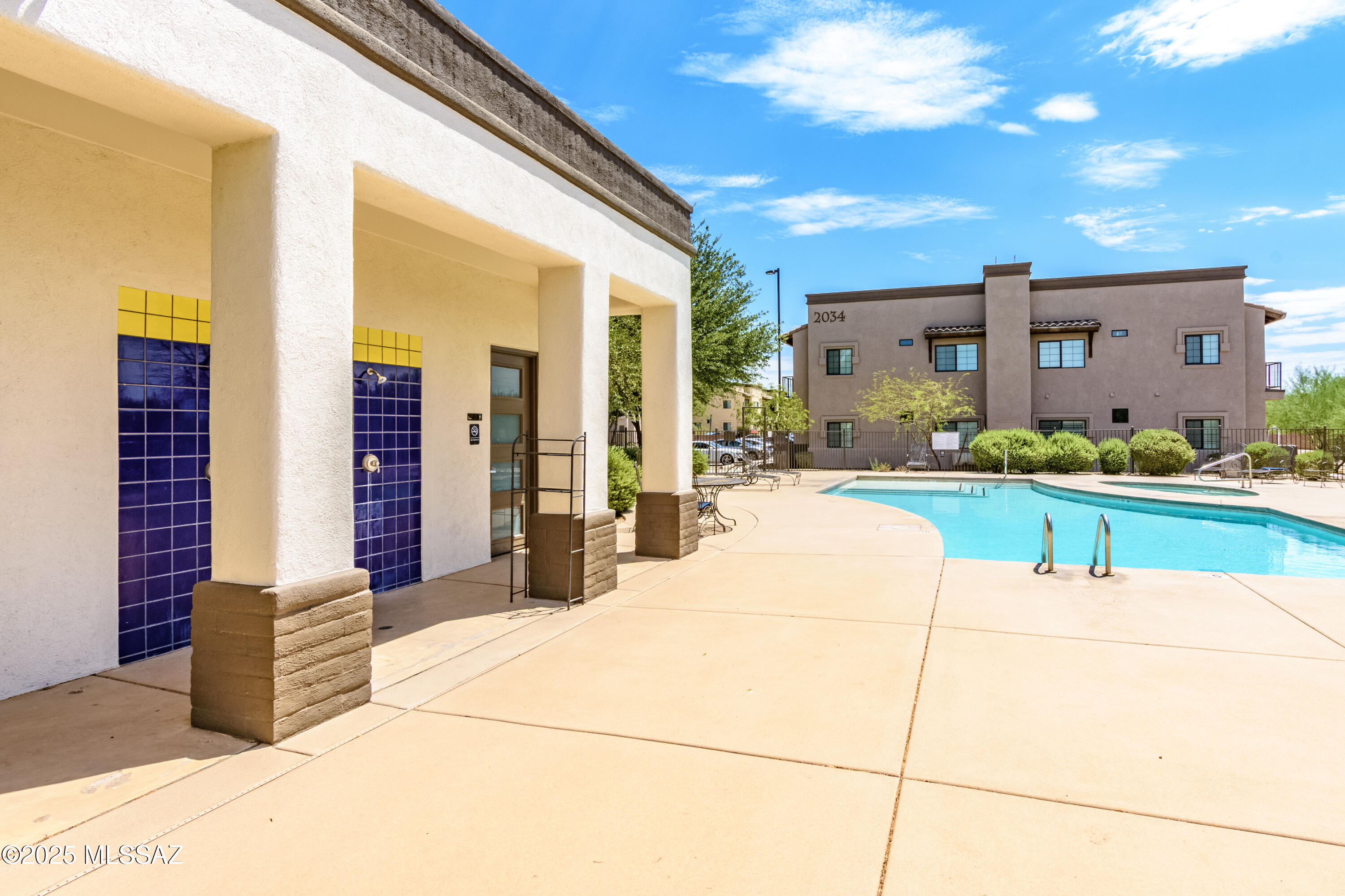 2010 E River Road Unit: UNIT 102