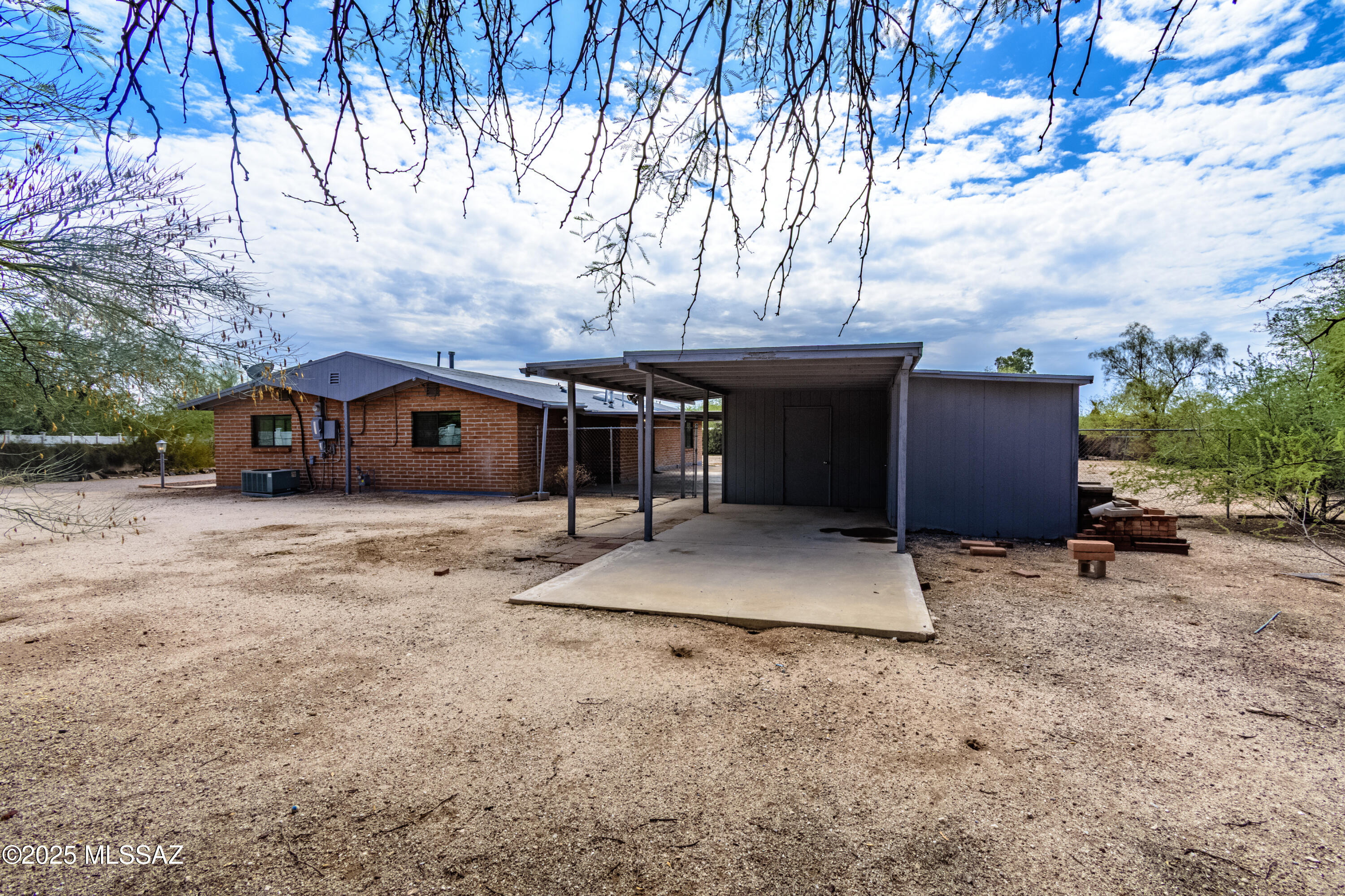 4609 E Bermuda Street