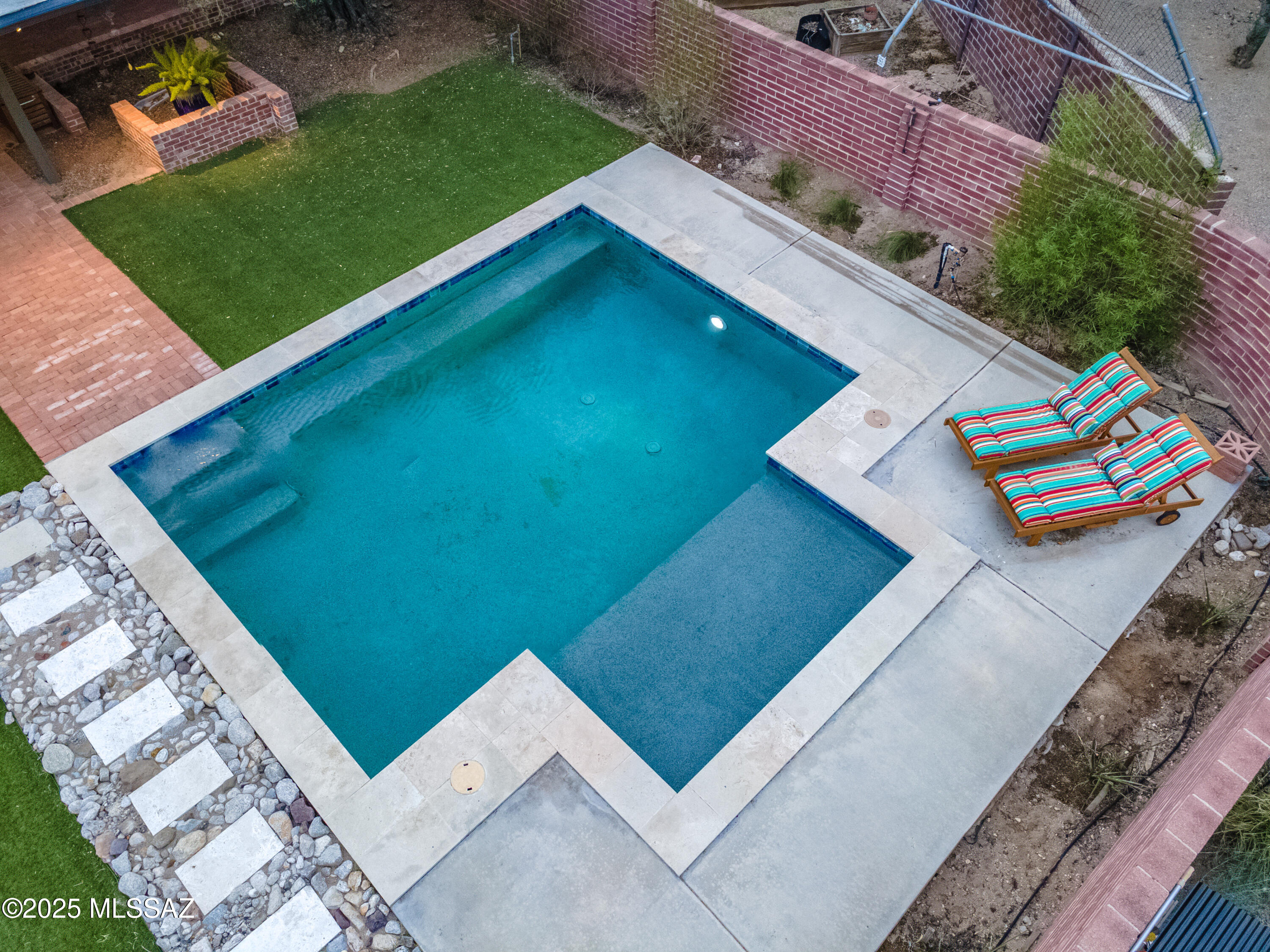 6945 E Arrowhead Place