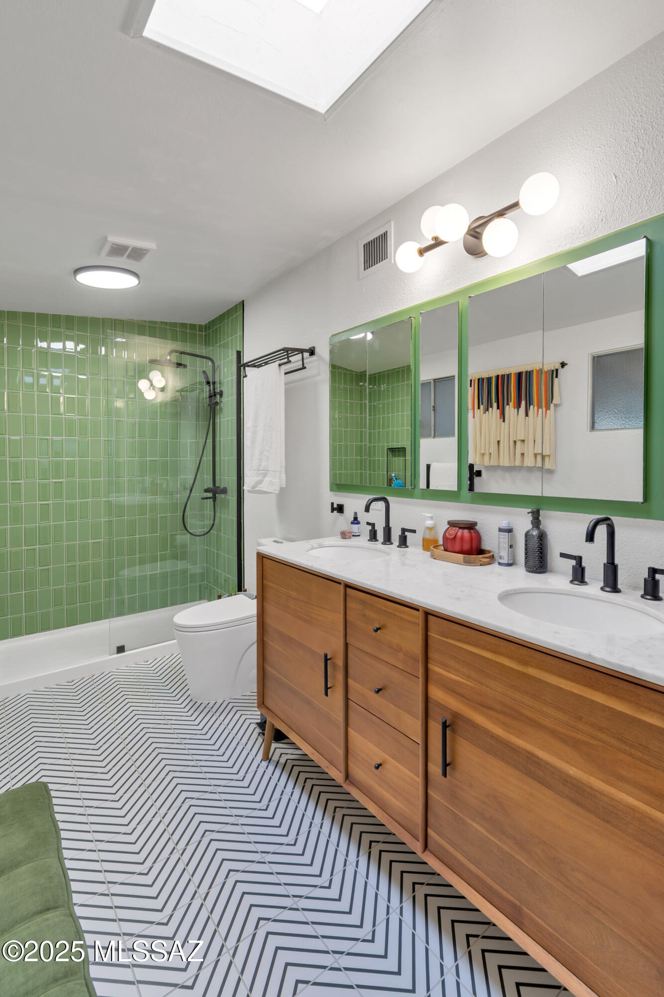 6945 E Arrowhead Place