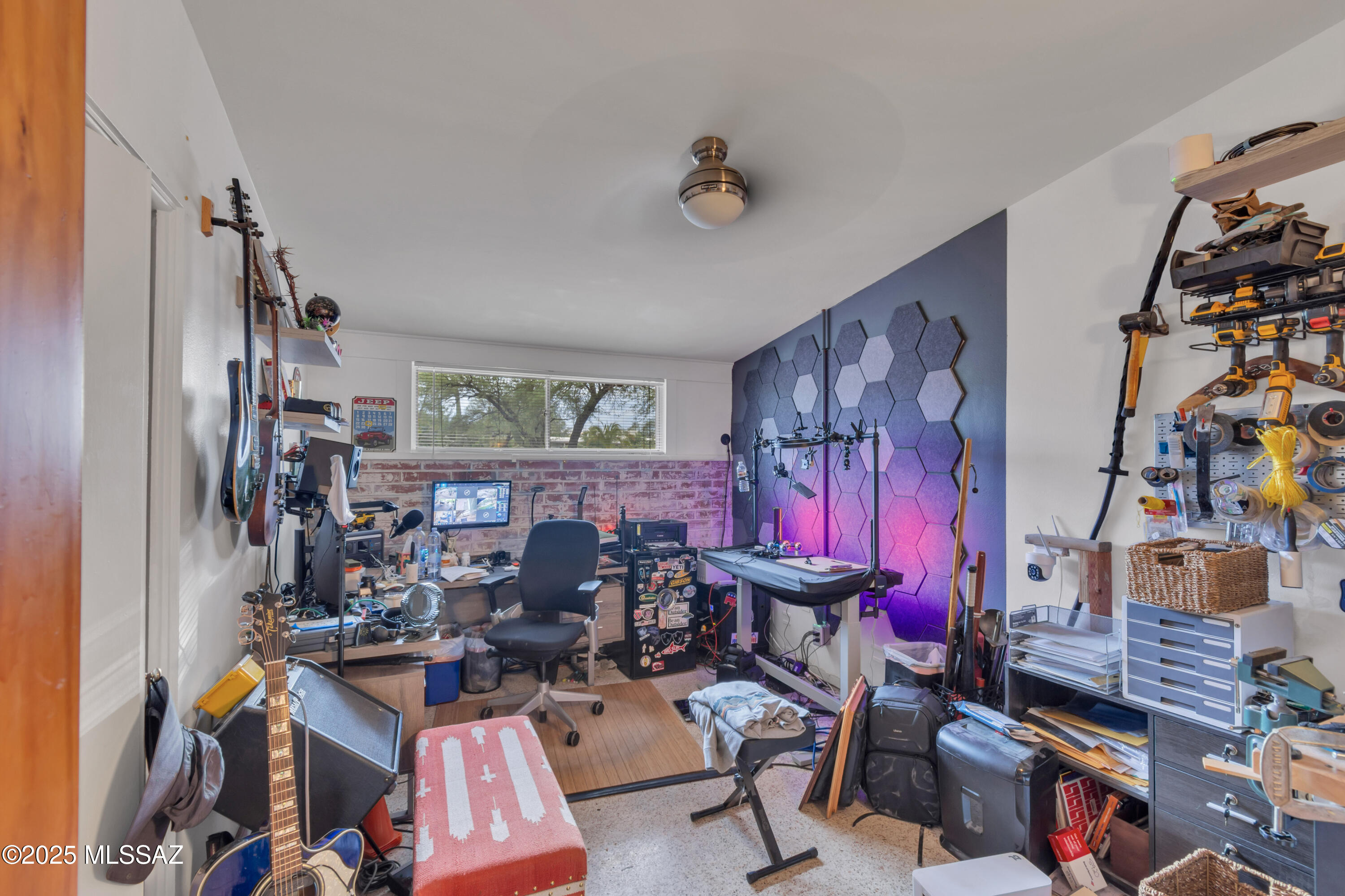 6945 E Arrowhead Place