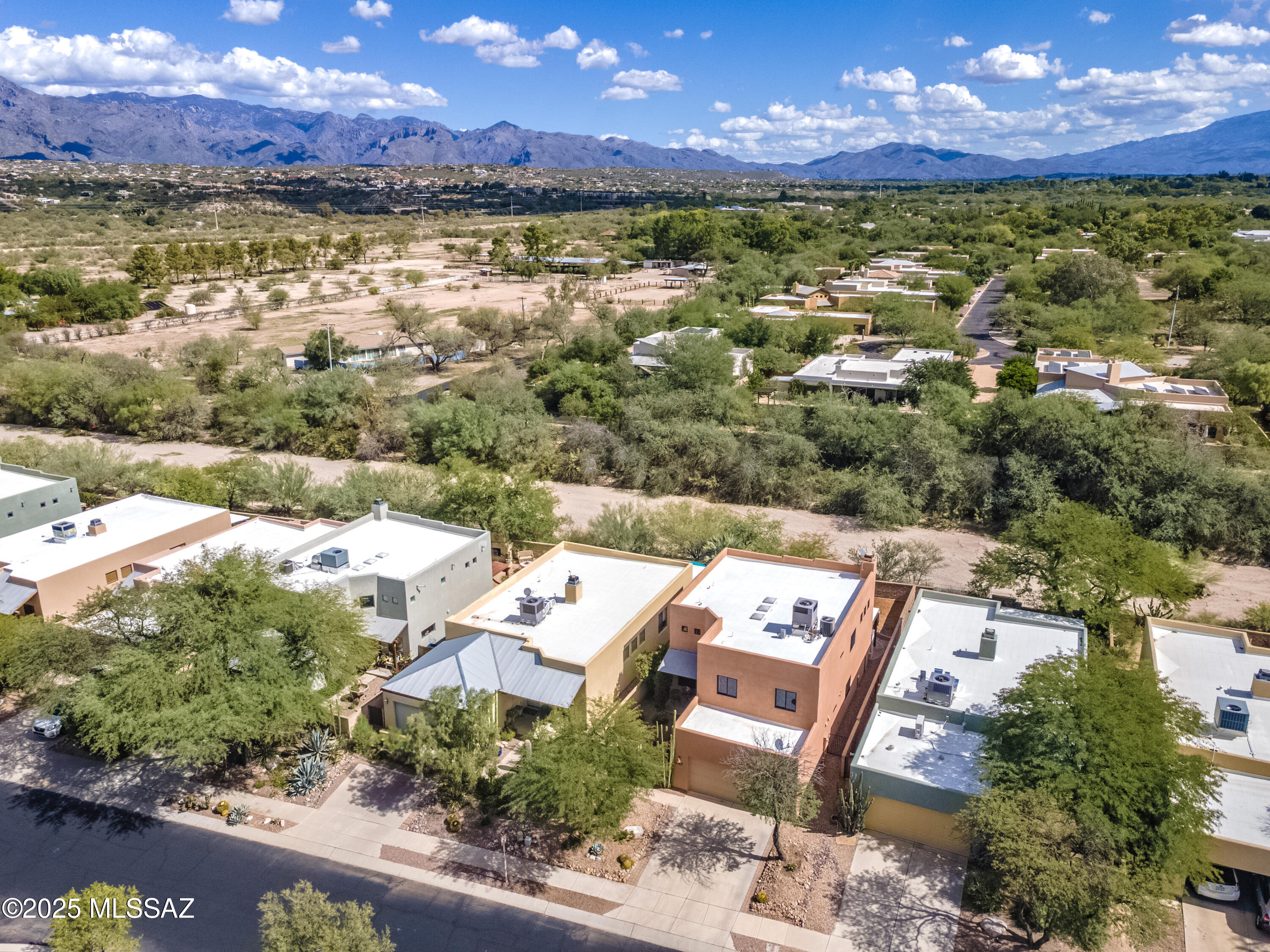 3162 N Placita Agua Caliente