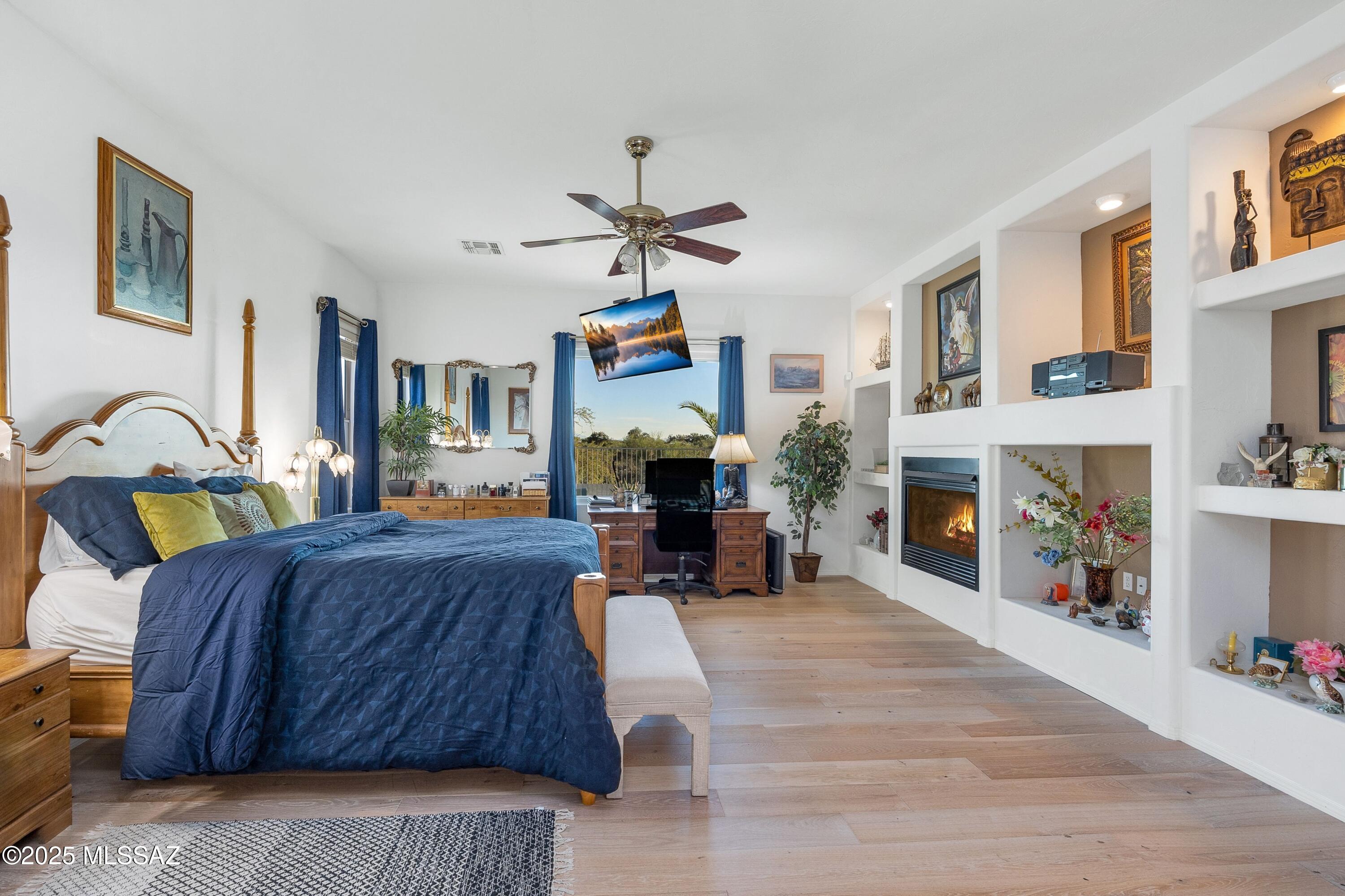 1798 S Sunlit Sand Place