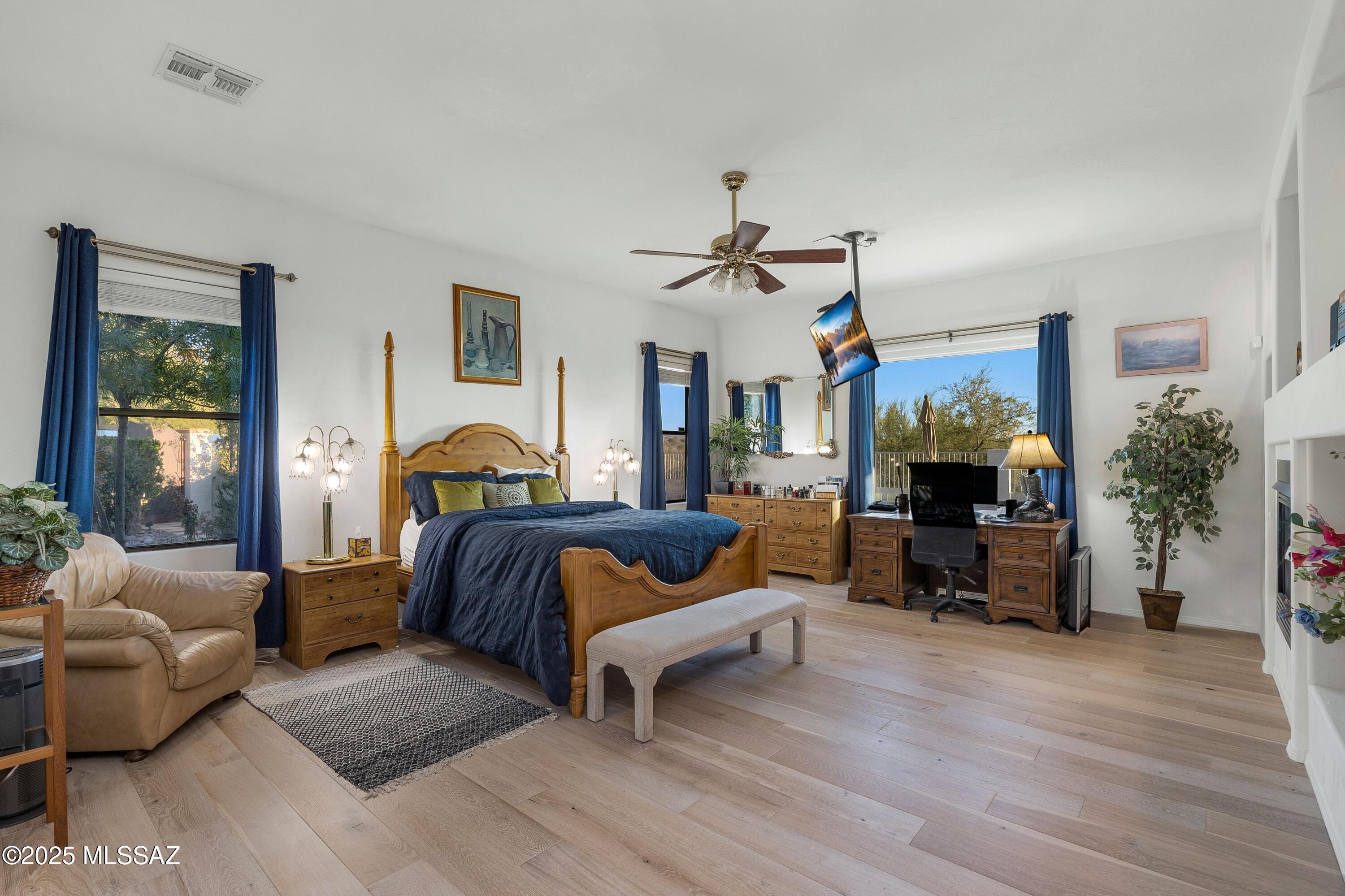 1798 S Sunlit Sand Place