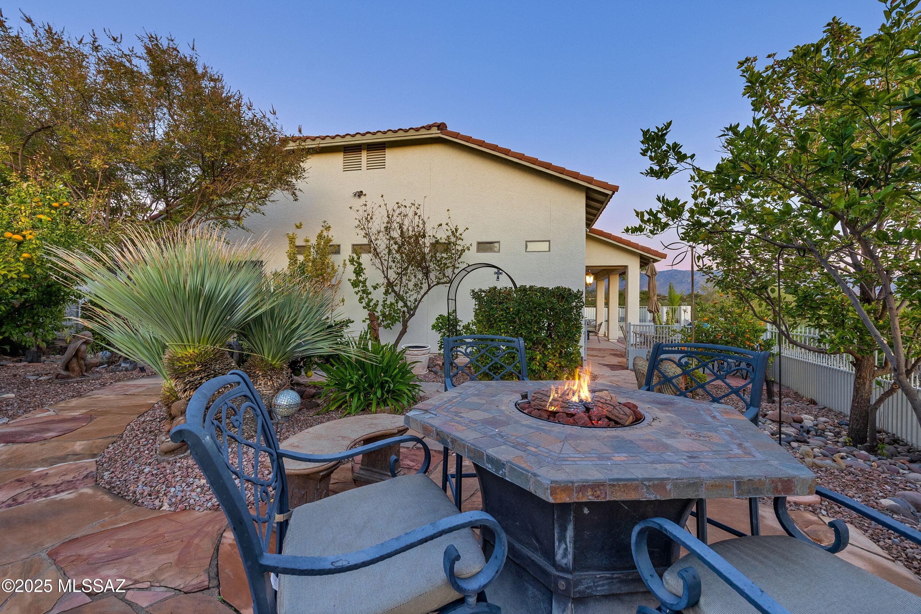 1798 S Sunlit Sand Place