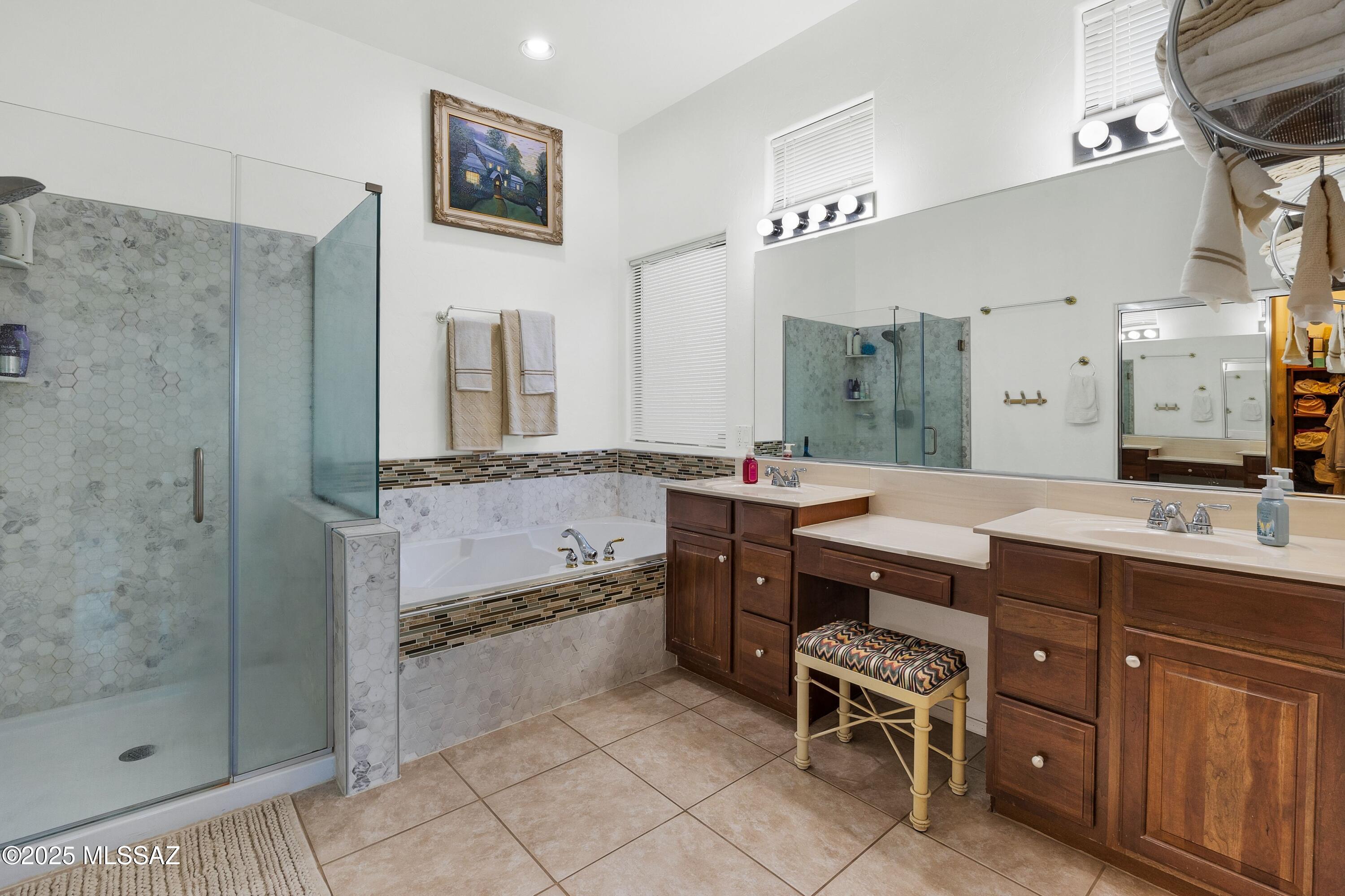 1798 S Sunlit Sand Place