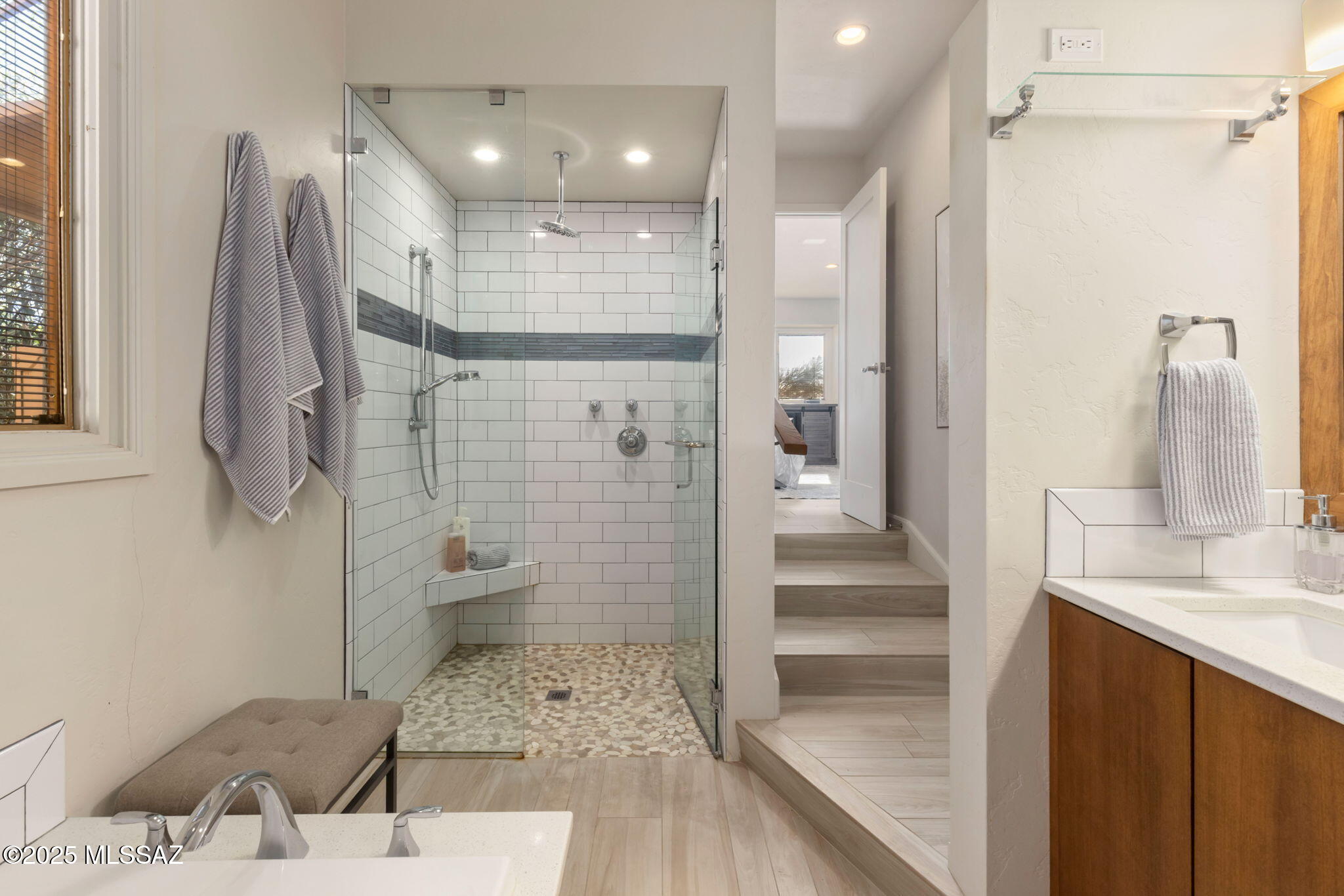 5671 N Placita Stilbayo