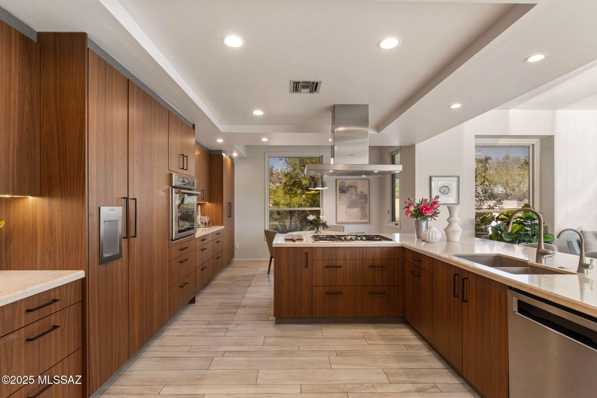 5671 N Placita Stilbayo