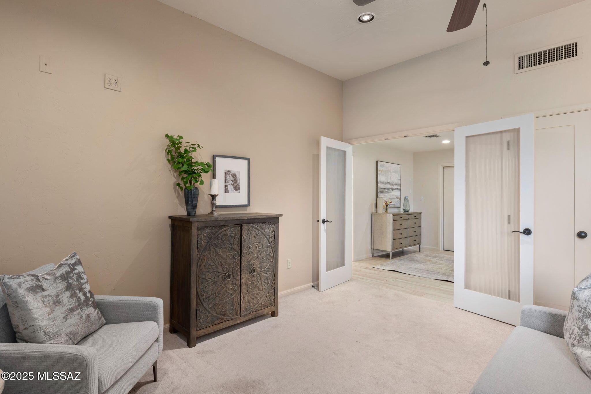 5671 N Placita Stilbayo