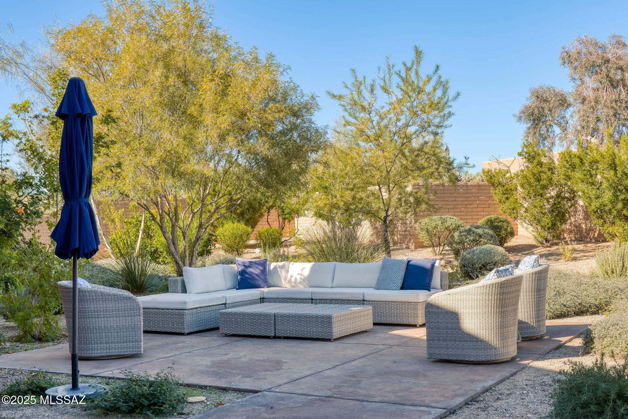 5671 N Placita Stilbayo