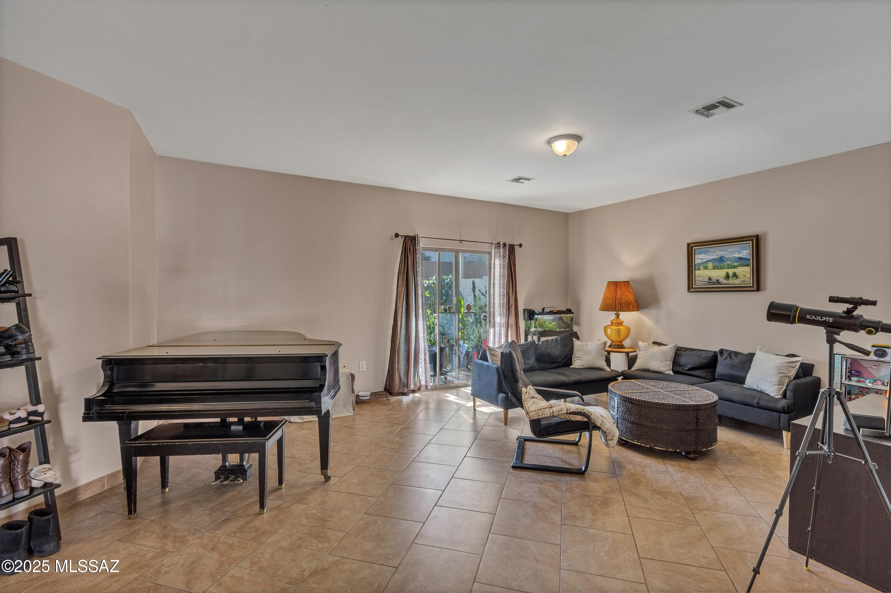 1999 W Bramburgh Court