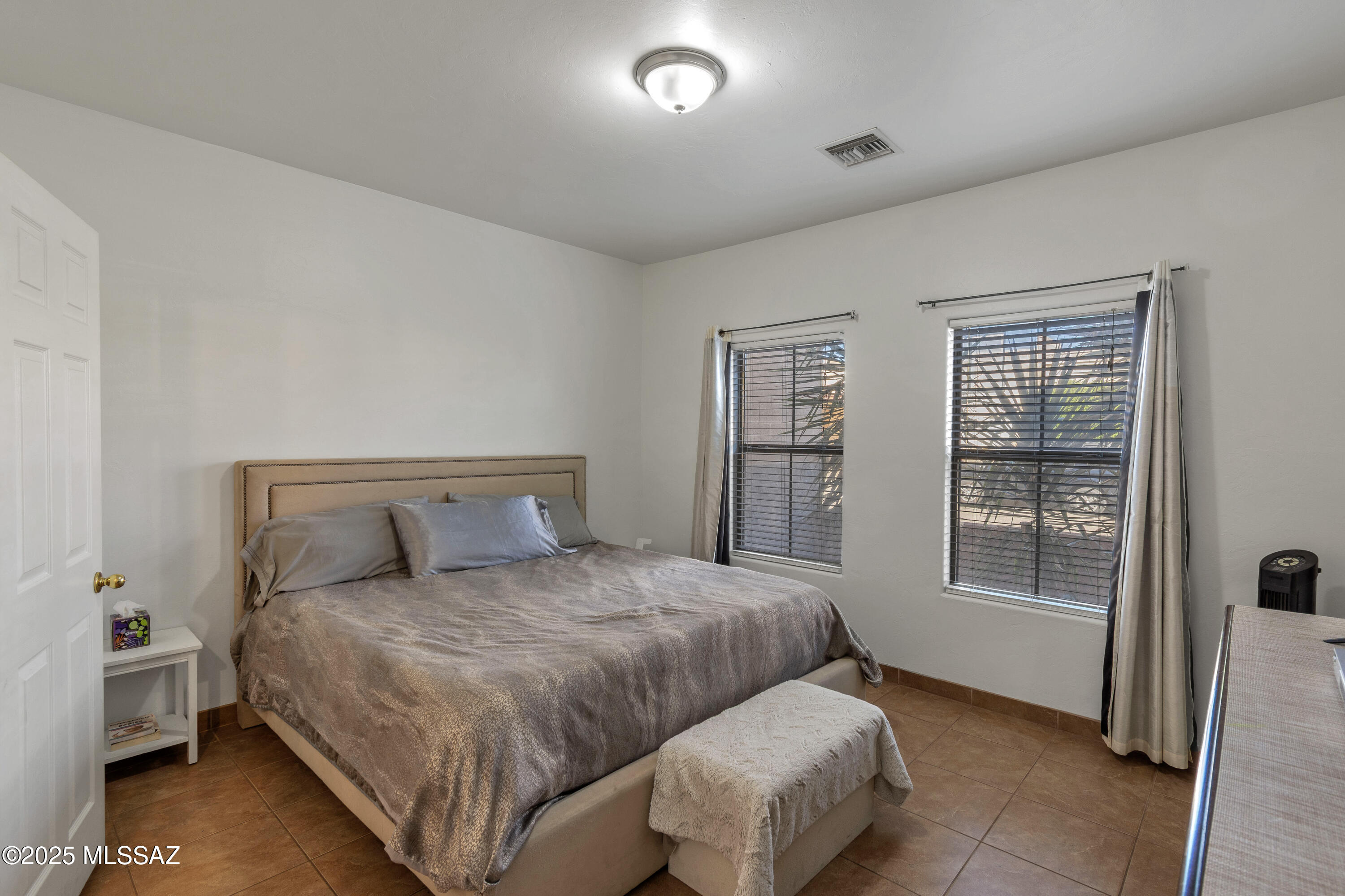 1999 W Bramburgh Court