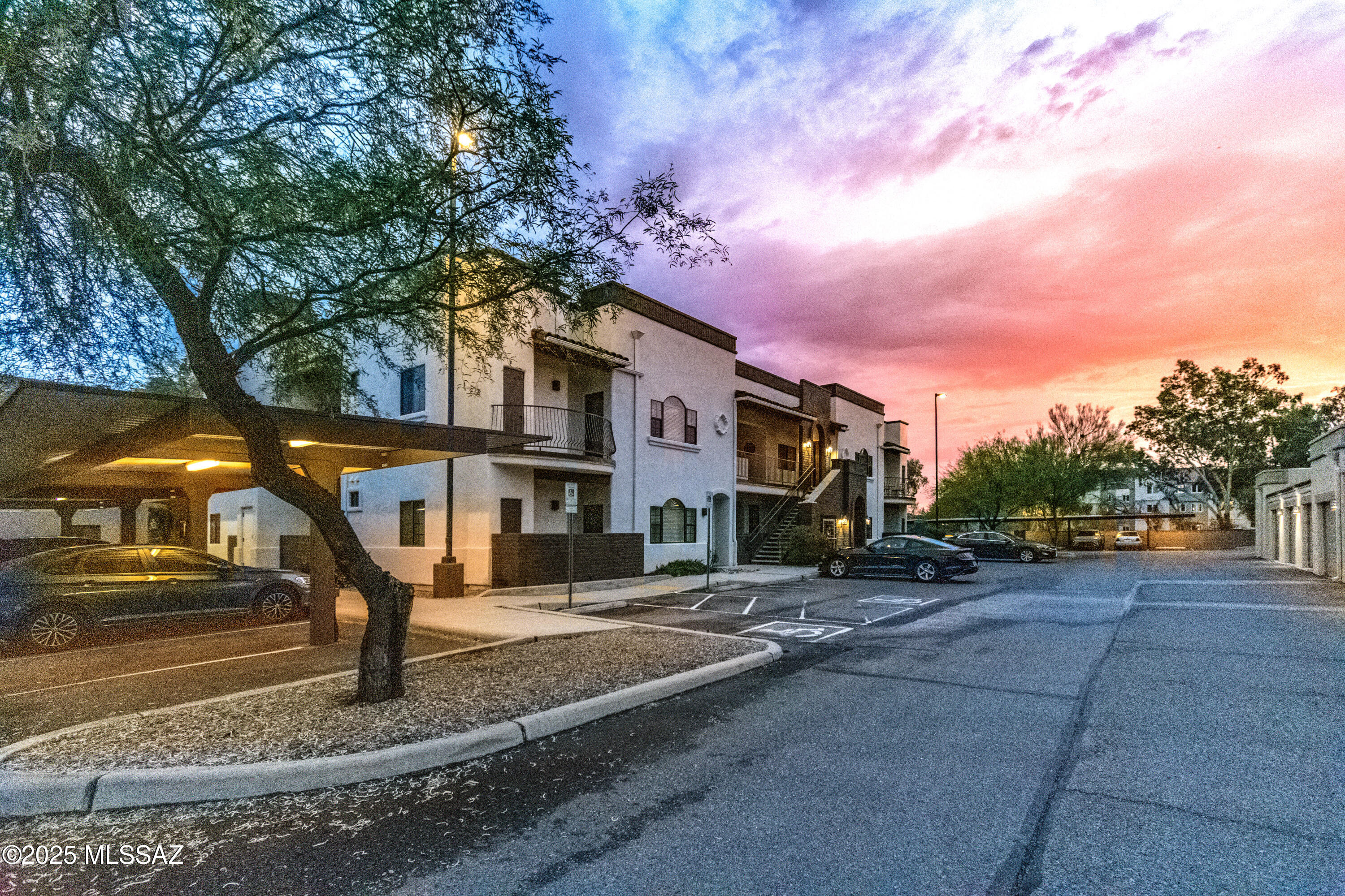 2010 E River Road UNIT 102