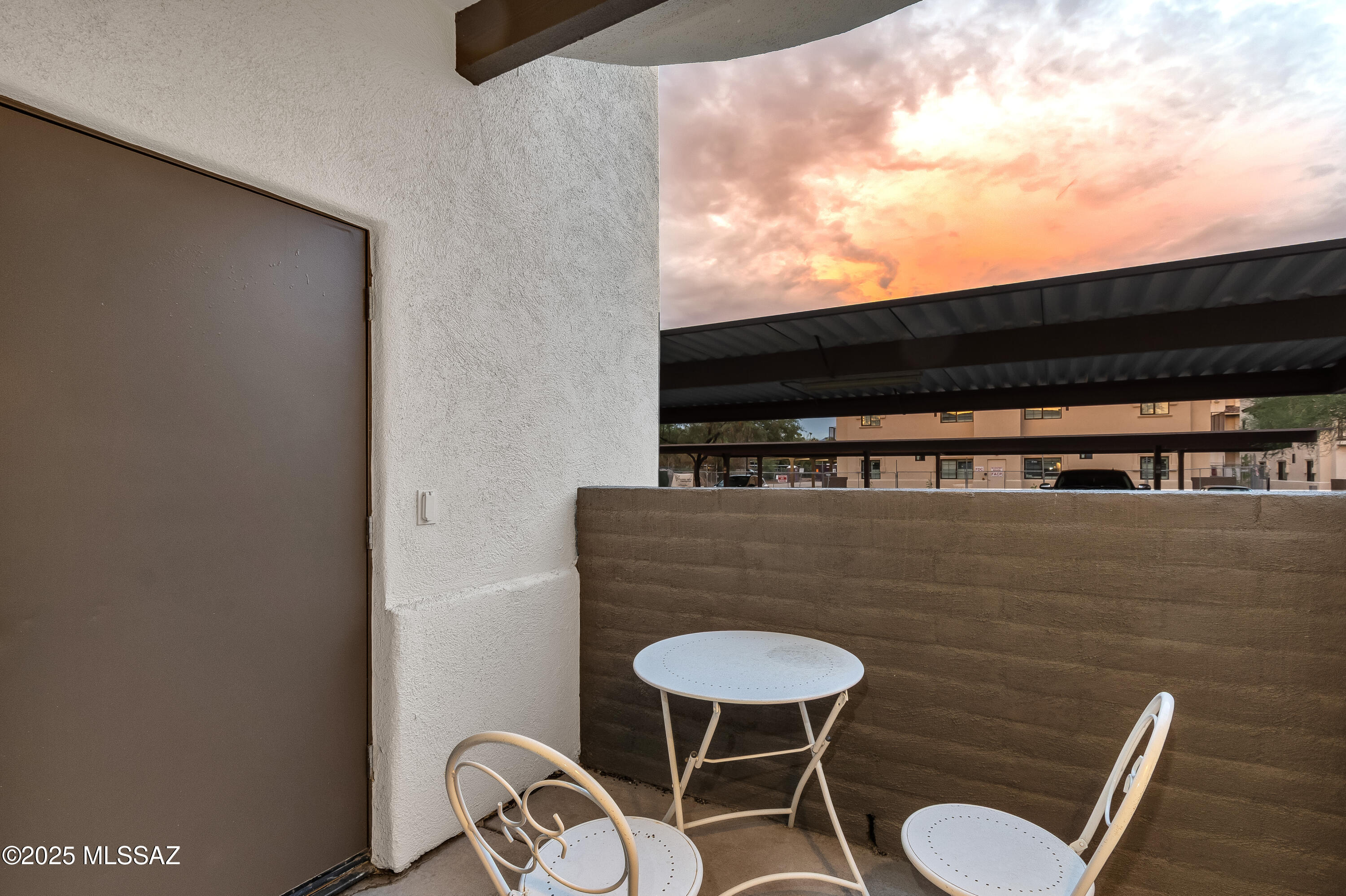 2010 E River Road UNIT 102