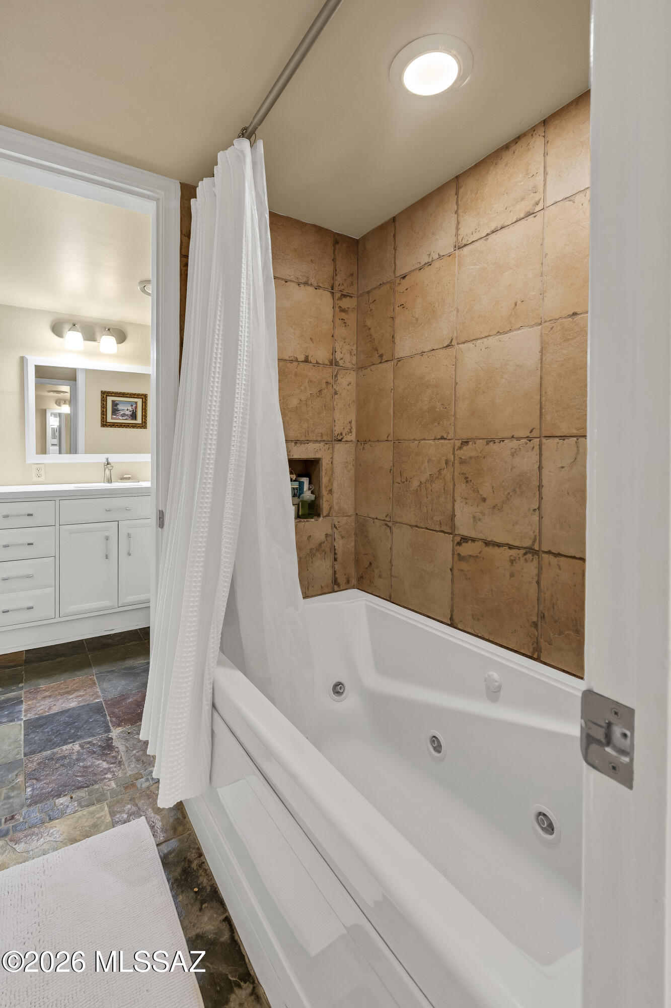 2820 E 6th Street 112