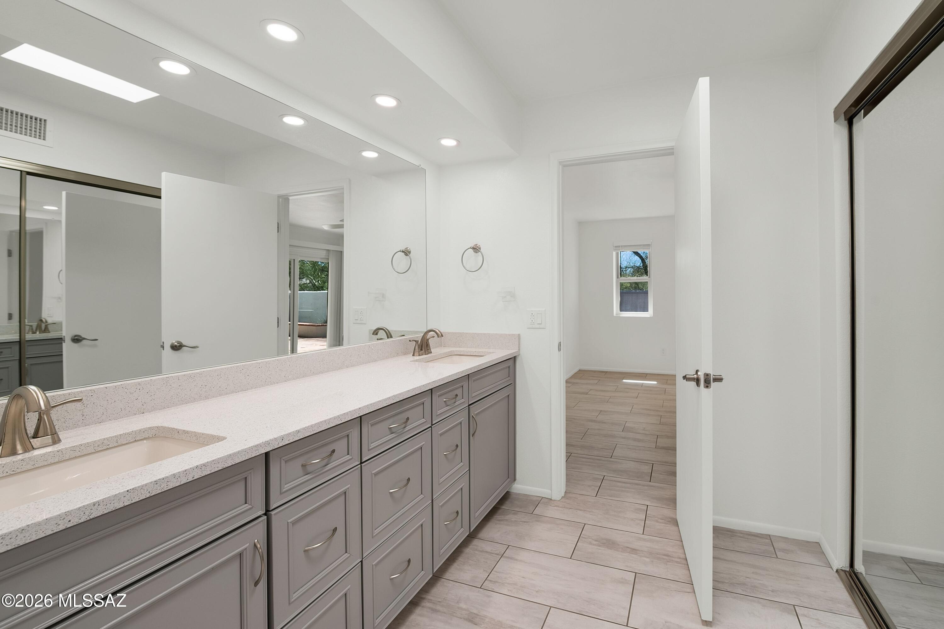 7408 E Wandering Road