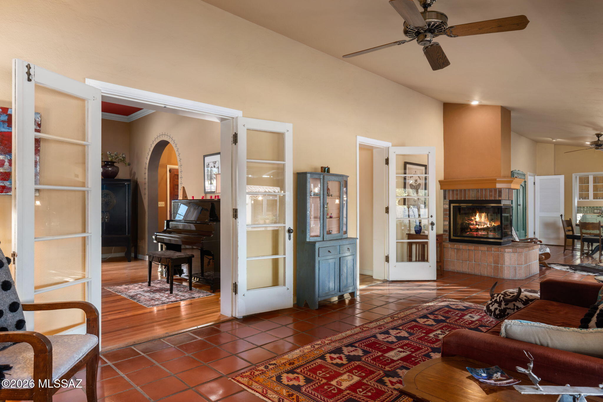 40 E Plaza Del Encanto