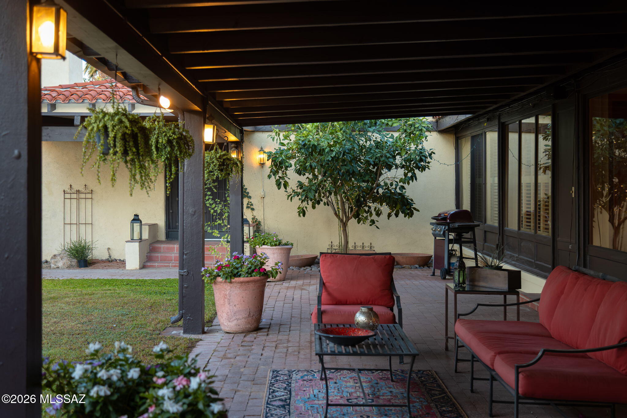 40 E Plaza Del Encanto