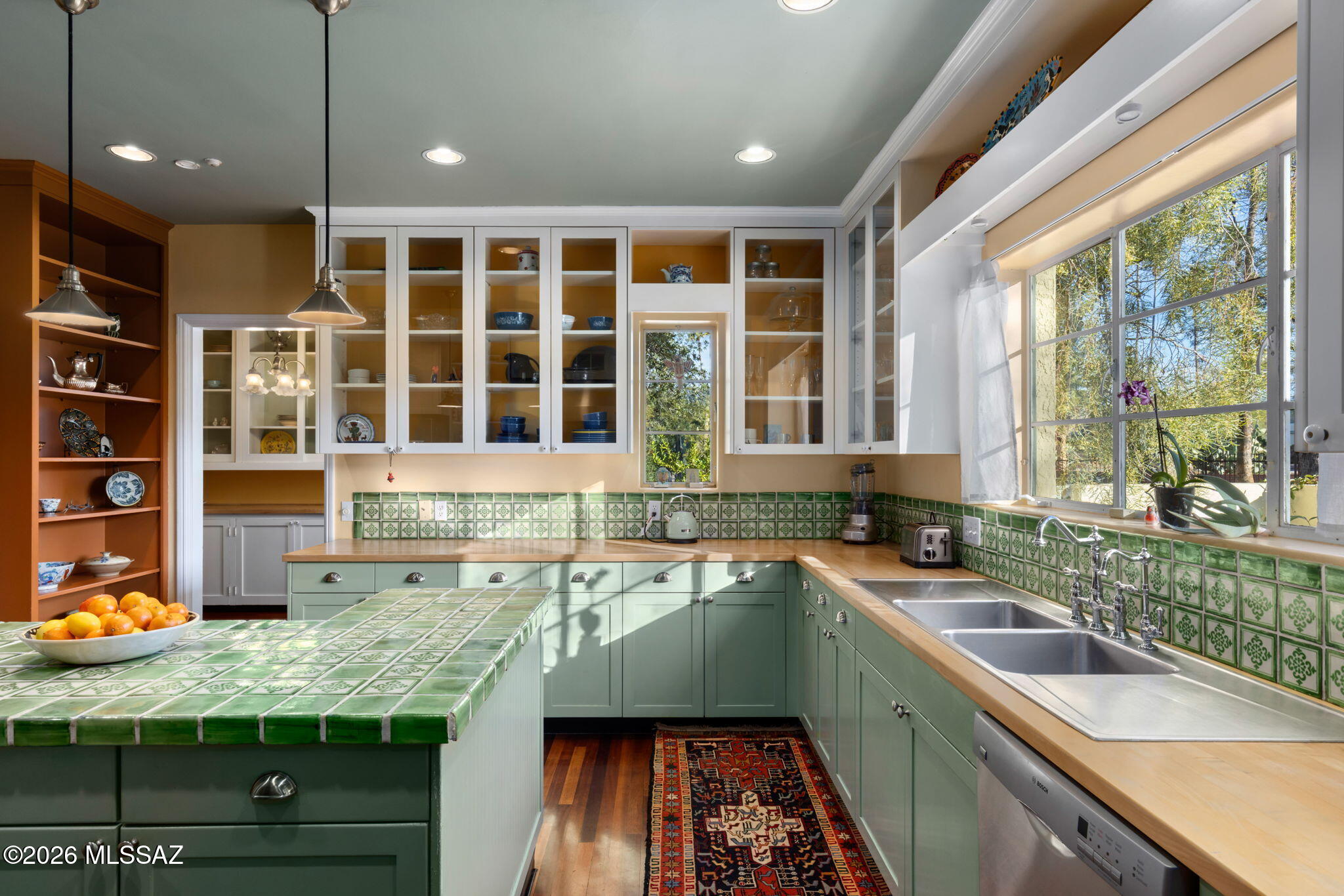 40 E Plaza Del Encanto