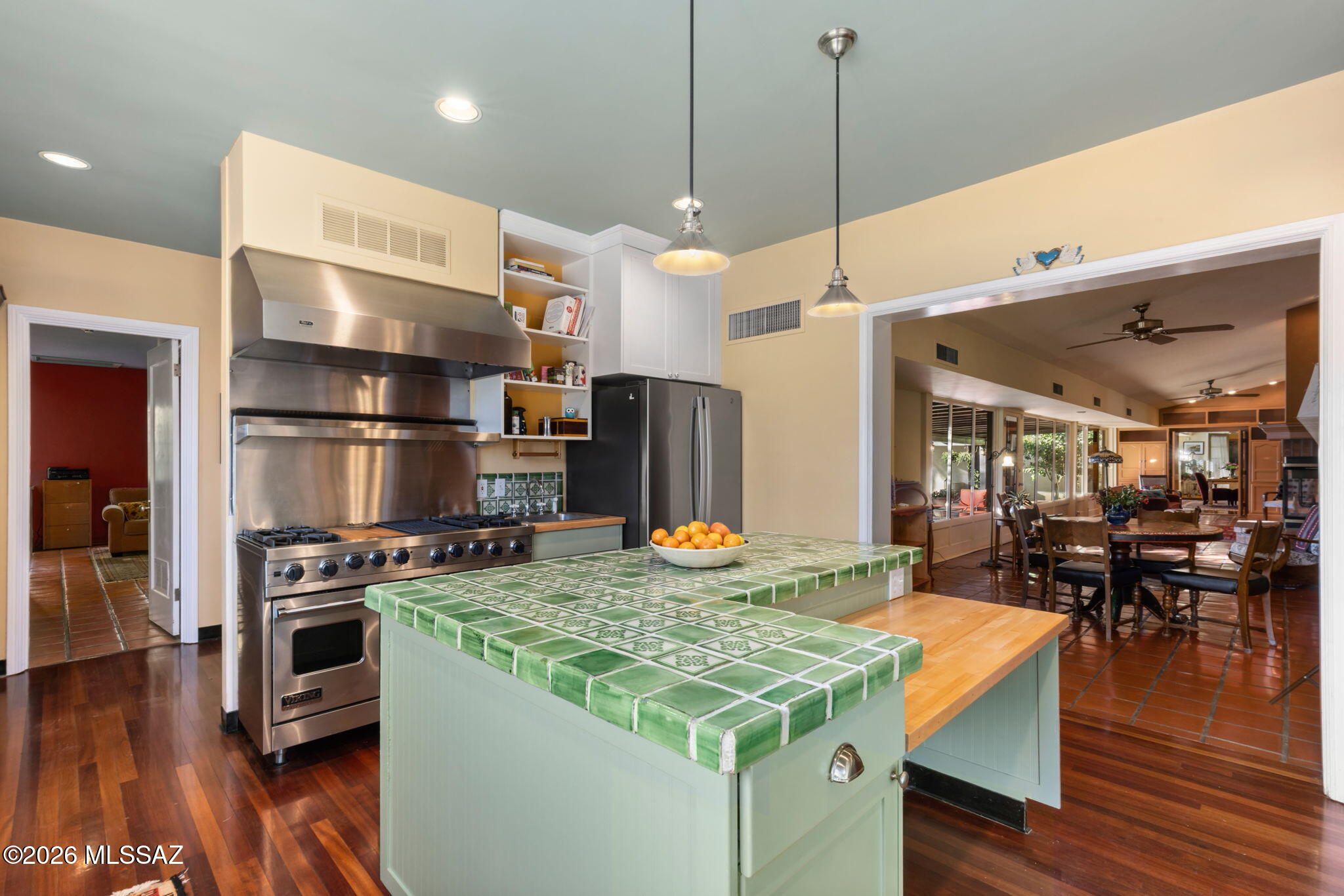 40 E Plaza Del Encanto