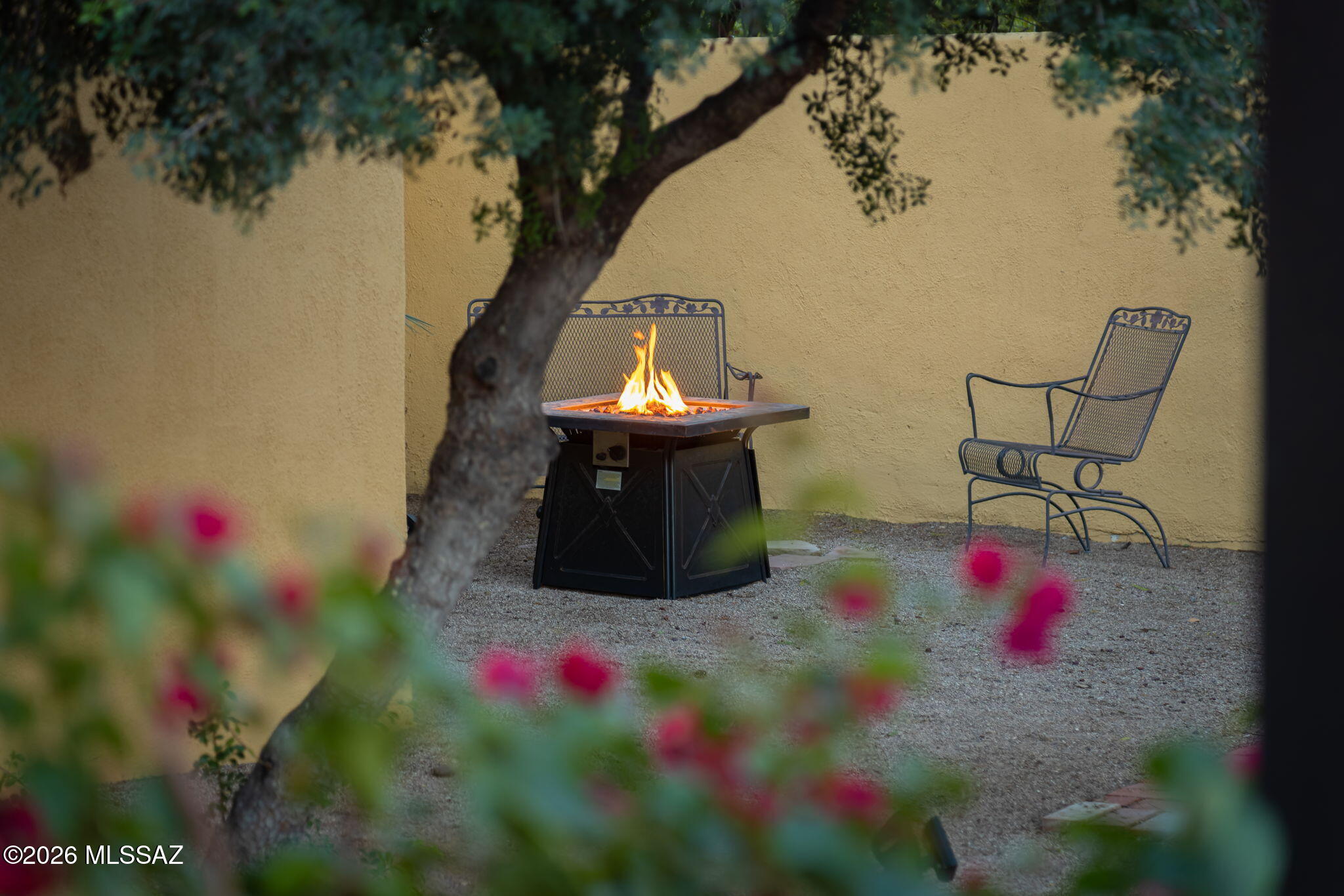 40 E Plaza Del Encanto