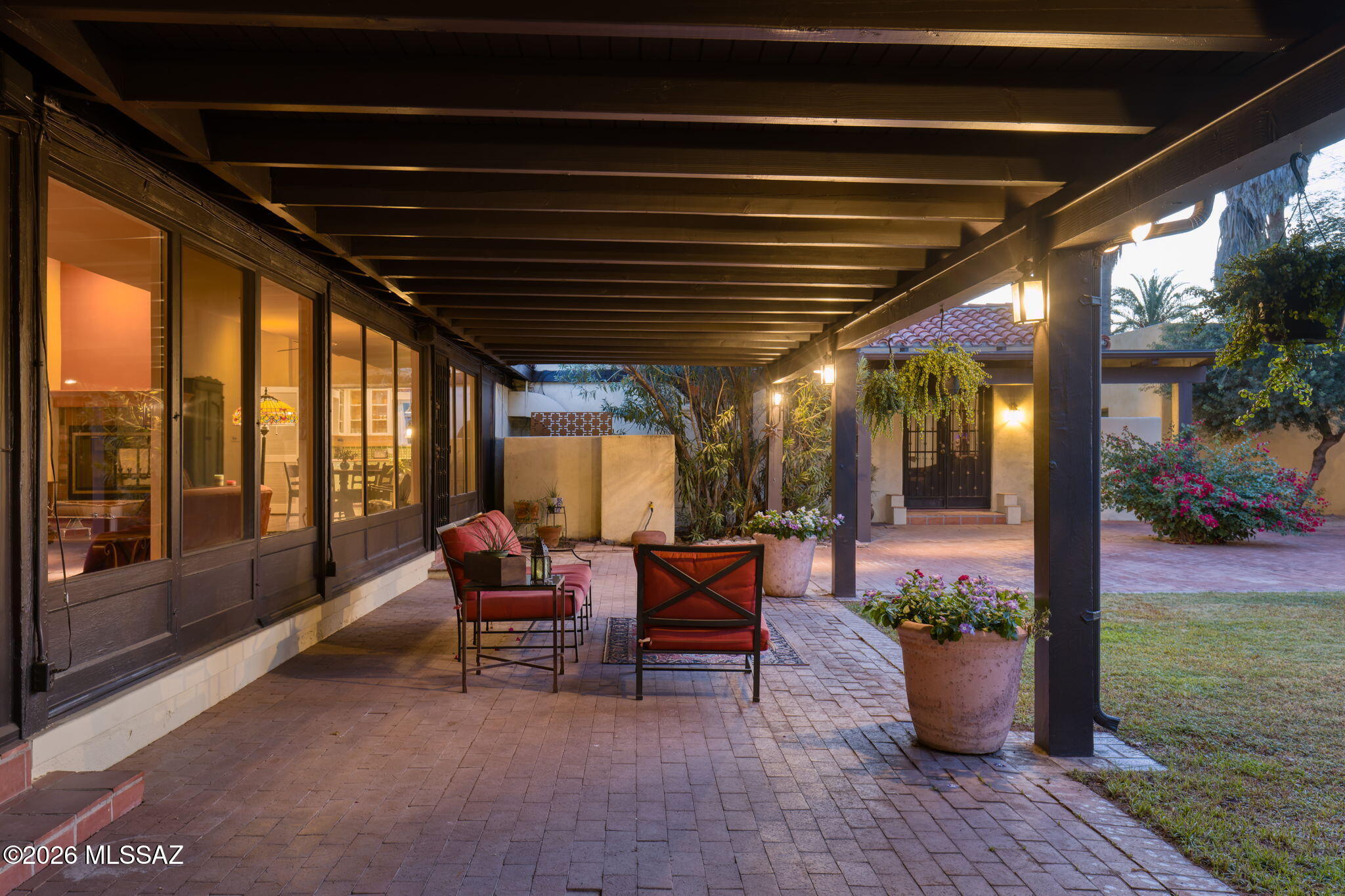 40 E Plaza Del Encanto