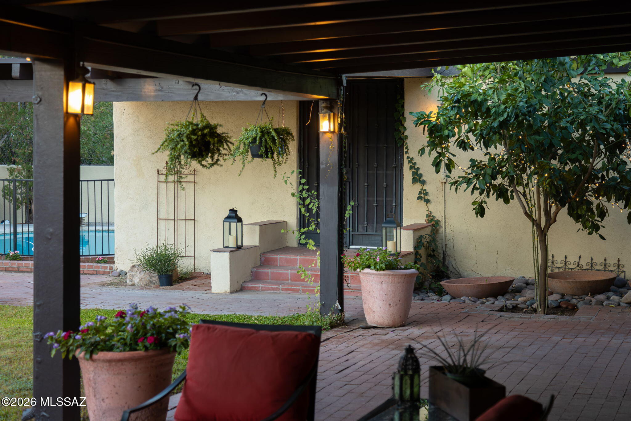 40 E Plaza Del Encanto