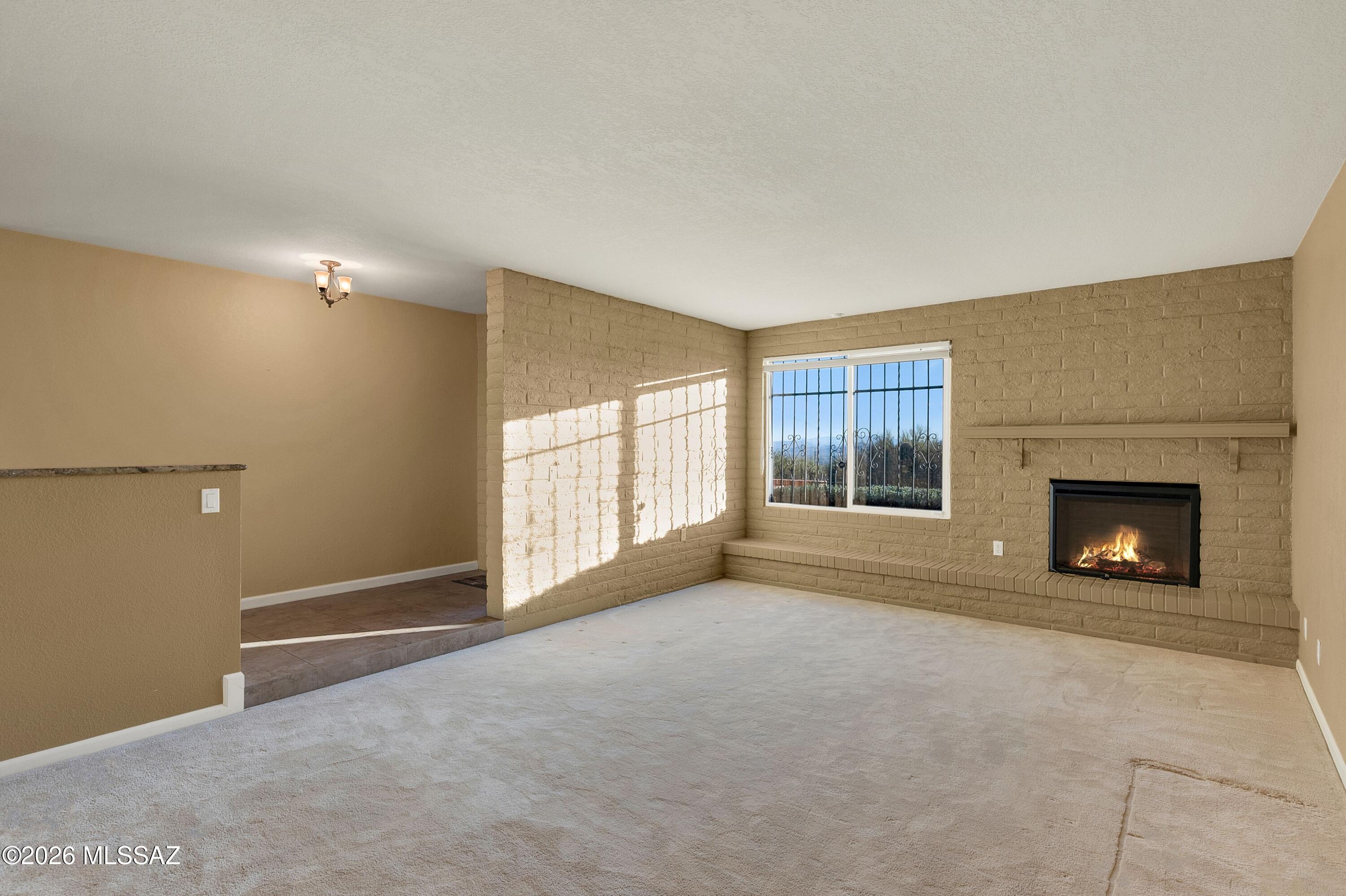 7112 N Chimney Rock Place