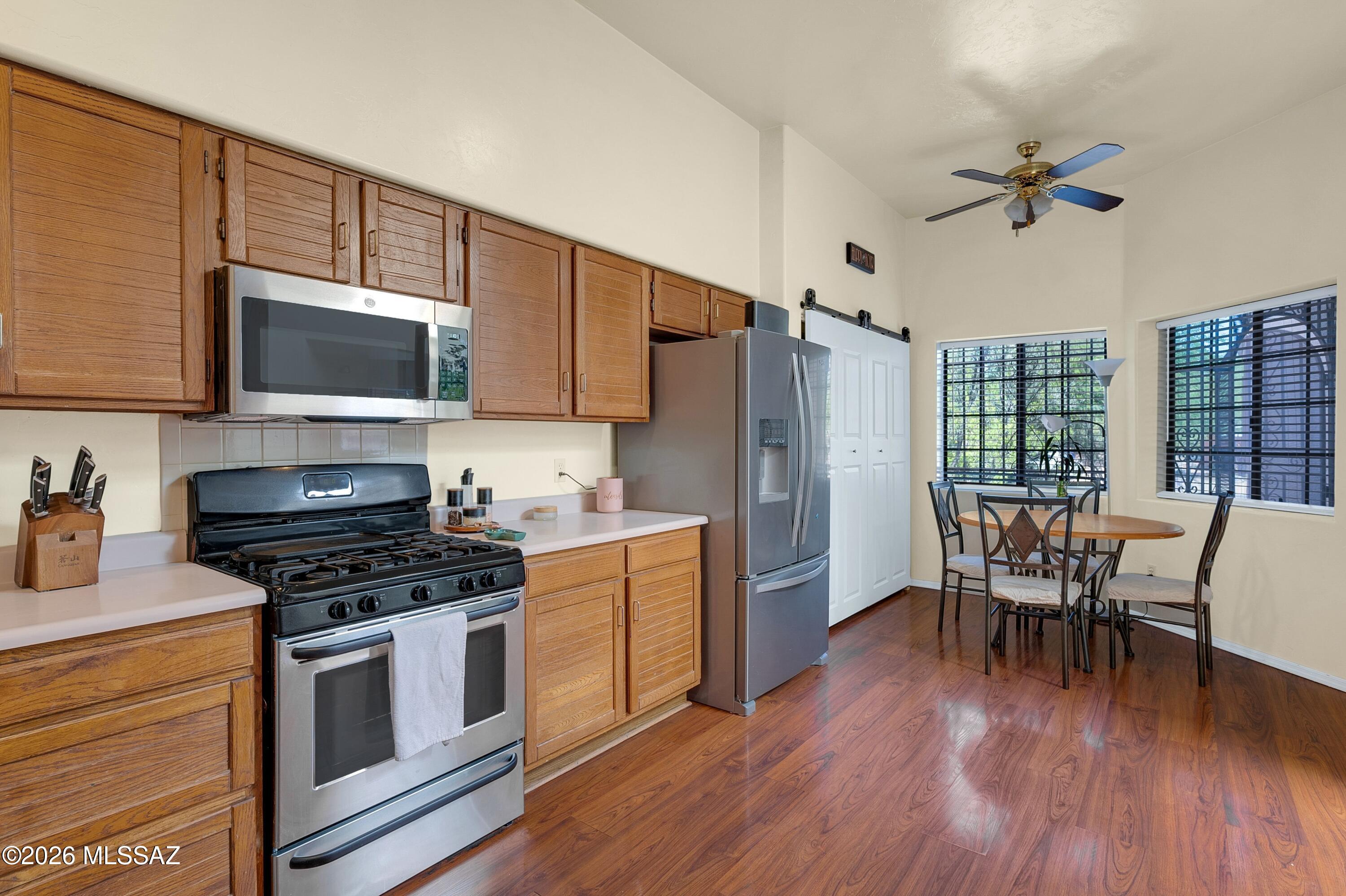 4026 E Whitman Street