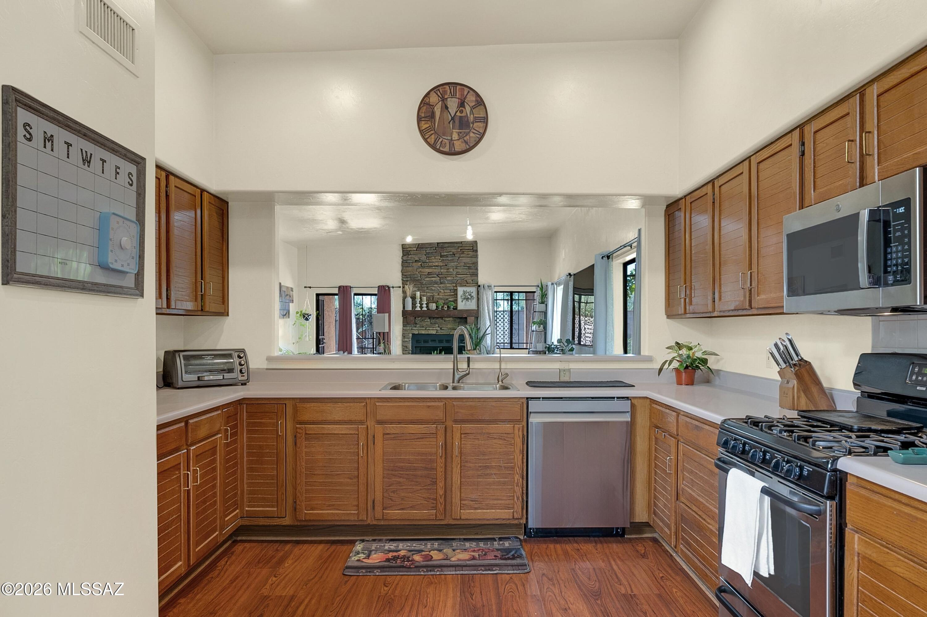 4026 E Whitman Street