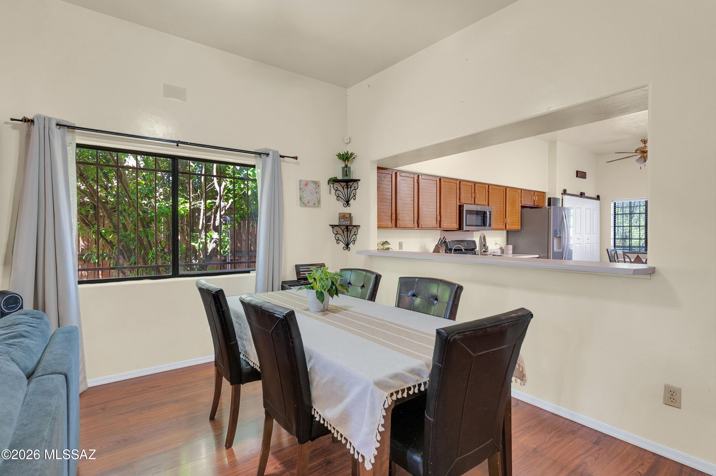 4026 E Whitman Street