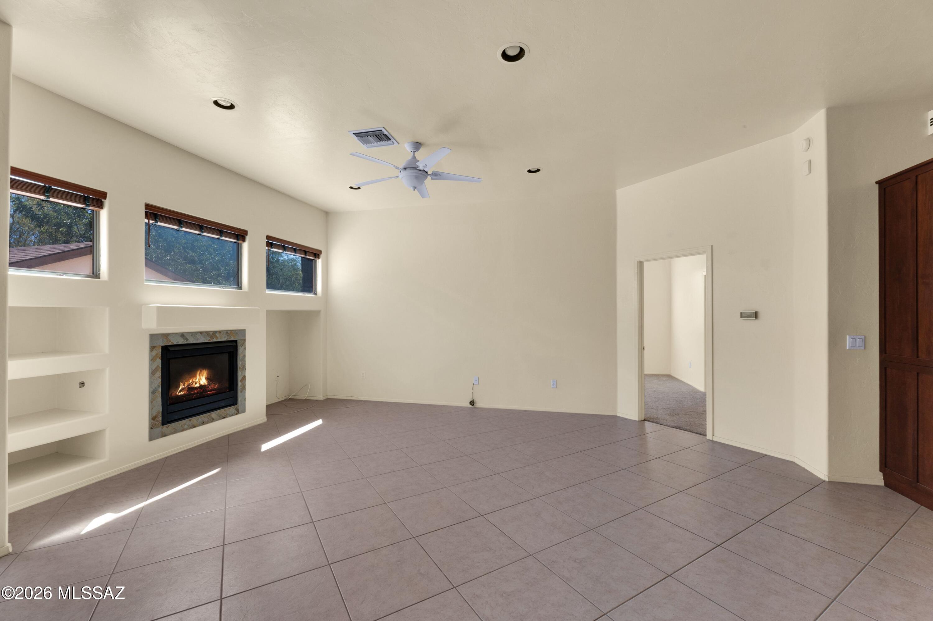1230 N Golden Palomino Place